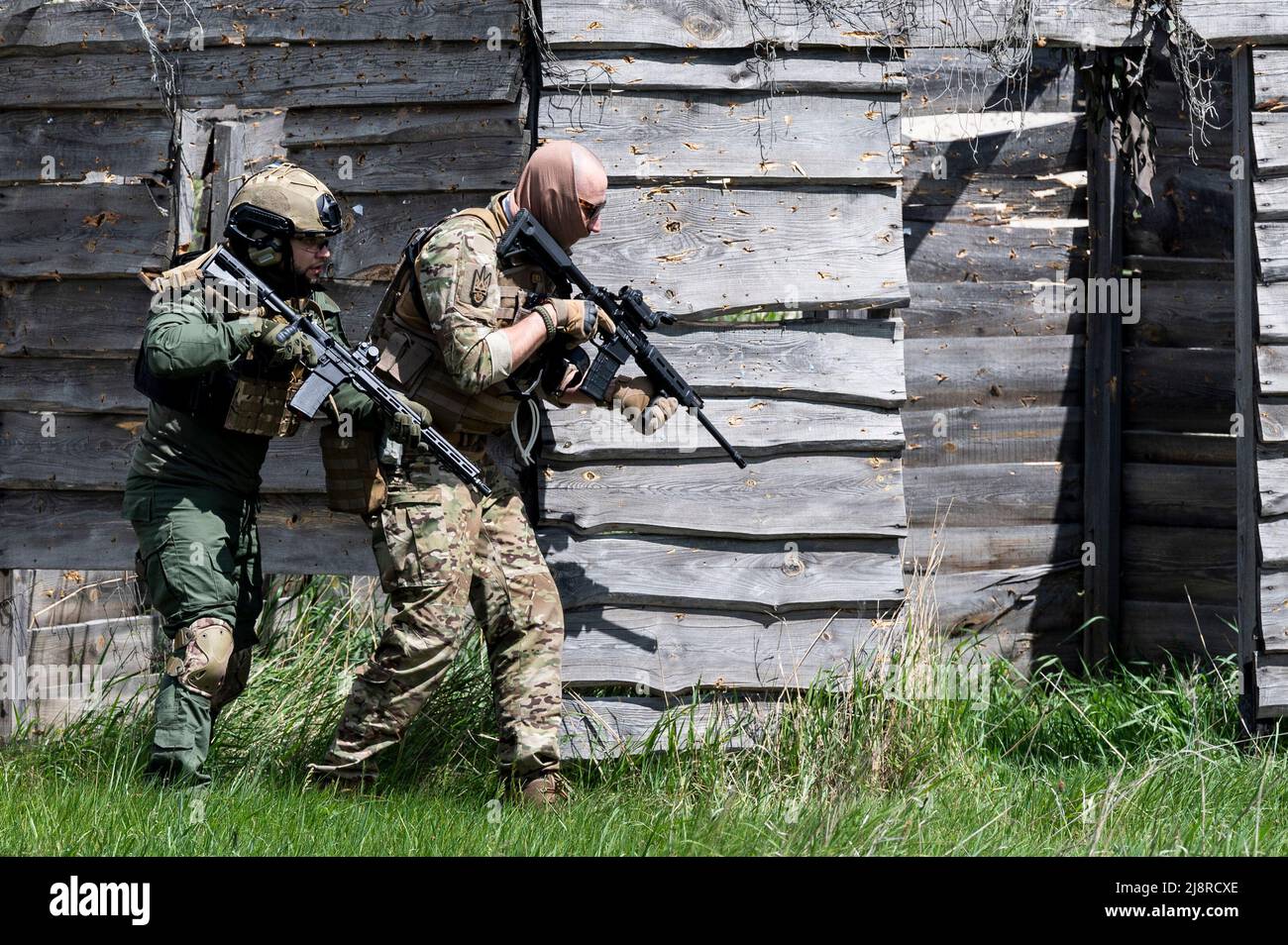 Kiev, Kiev Oblast, États-Unis. 17th mai 2022. Des volontaires civils s'entraîne pour entrer dans l'armée ukrainienne. (Image de crédit : © Michael Brochstein/ZUMA Press Wire) Banque D'Images