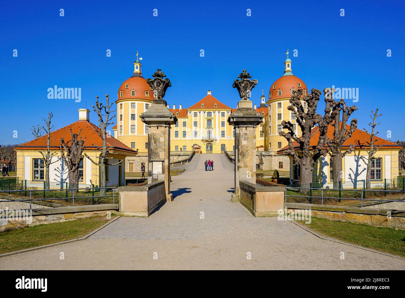 Vue pittoresque depuis le sud du palais de Moritzburg à Moritzburg près de Dresde, Saxe, Allemagne. Banque D'Images