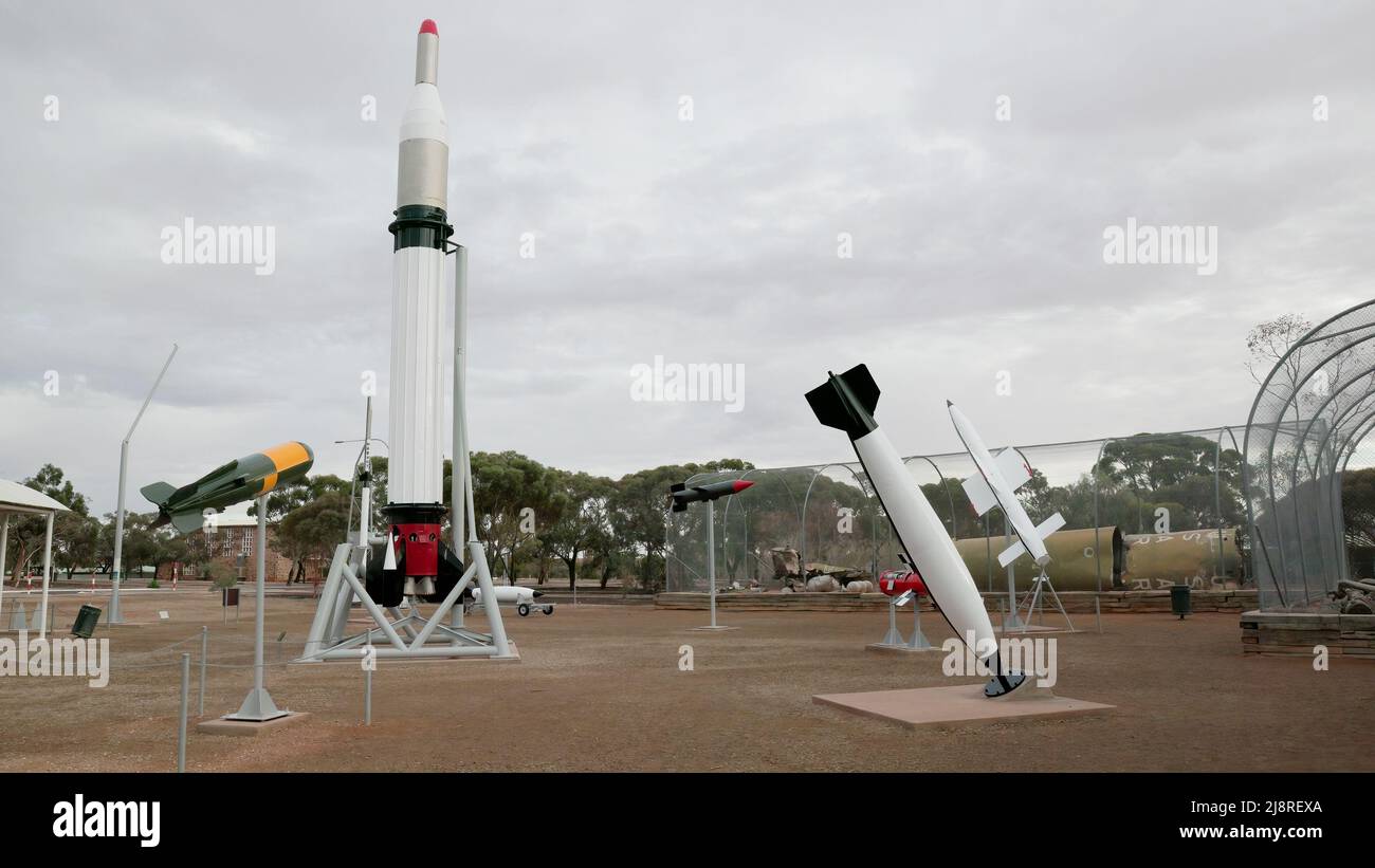 WOOMERA, AUSTRALIE - JUIN 13 2021 : tir d'une fusée à chevalier noir historique dans le parc de fusées de woomera Banque D'Images