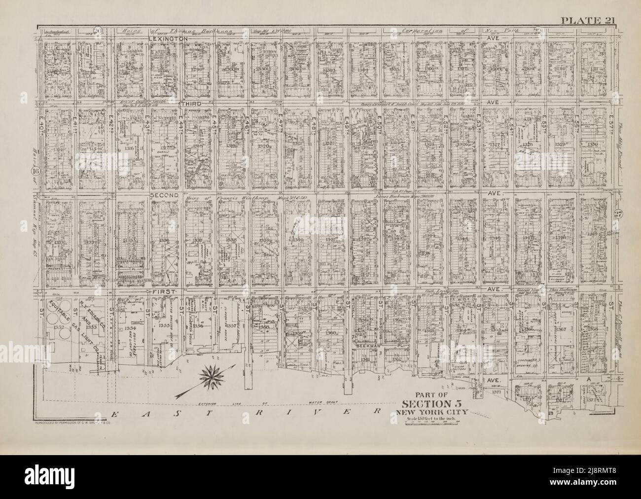 PLAN DE L'ÎLE DE MANHATTAN EN 1908 (sections) de l'iconographie de l'île de Manhattan, 1498-1909 compilé à partir de sources originales et illustré par photo-intaglio reproductions de cartes importantes, plans, vues, Et les documents dans les collections publiques et privées - Volume 2 par Stokes, I. N. Phelps (Isaac Newton Phelps), 1867-1944 Éditeur New York : Robert H. Dodd 1915. Incluant la cartographie: Un essai sur le développement de la connaissance concernant la géographie de la côte est de l'Amérique du Nord; Manhattan Island et ses environs sur les cartes et les cartes tôt / par F.C. Wieder et I.N. Phelps Stokes. Le Manat Banque D'Images