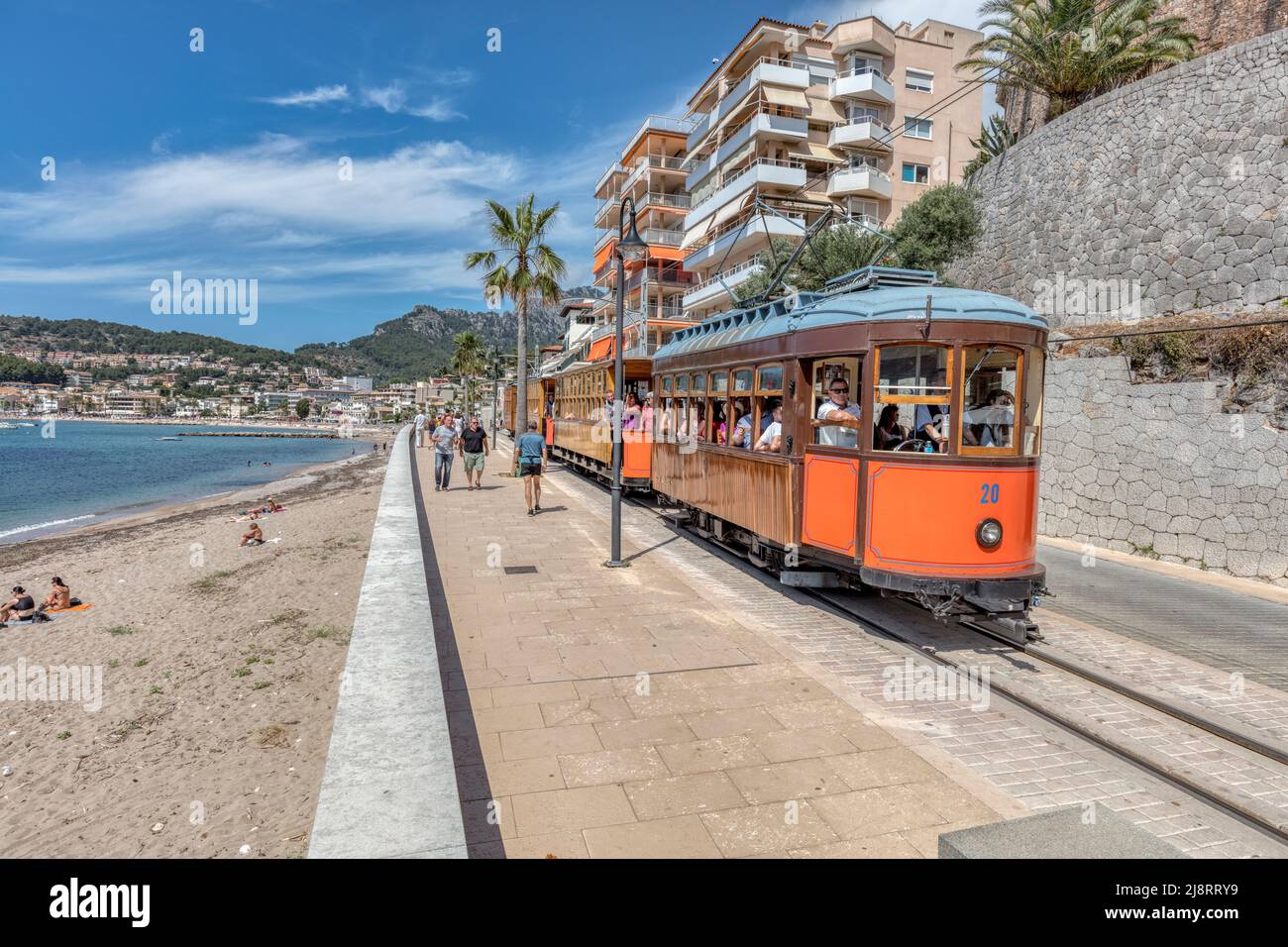 Tramway d'époque sur Poligon des Traves, promenade en Méditerranée à Port de Soller dans les montagnes de Serra de Trumantana, patrimoine mondial de l'UNESCO Banque D'Images