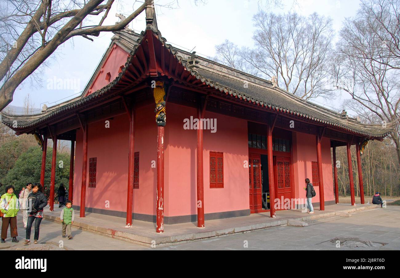 Nanjing, province de Jiangsu, Chine : un pavillon au mausolée de Xiaoling de la dynastie Ming, dans le parc national de Zhongshan Mountain, près de Nanjing. Banque D'Images