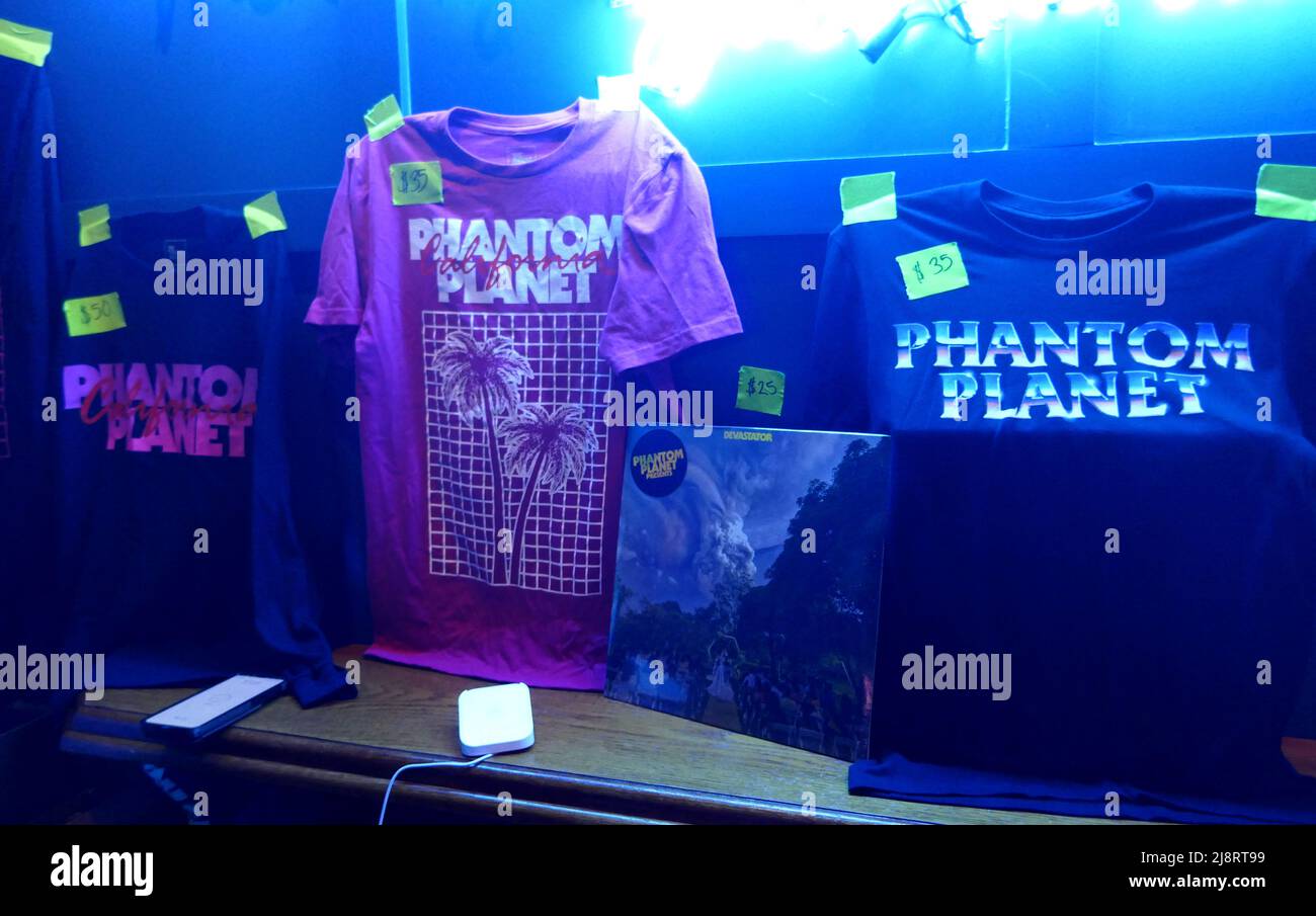 Venice, Californie, États-Unis 17th mai 2022 Phantom Planet Merch/T Shirts au Phantom Planet concert à l'ouest de Venise le 17 mai 2022 à Venise, Californie, États-Unis. Photo par Barry King/Alay stock photo Banque D'Images