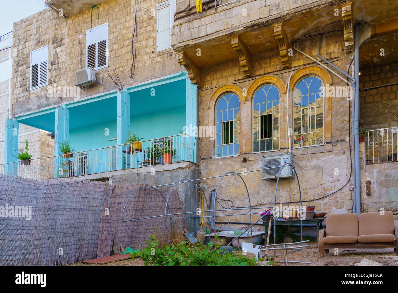Haïfa, Israël - 12 mai 2022 : vue sur les anciens bâtiments, dans le quartier de Hadar Hacarmel, Haïfa, Israël Banque D'Images