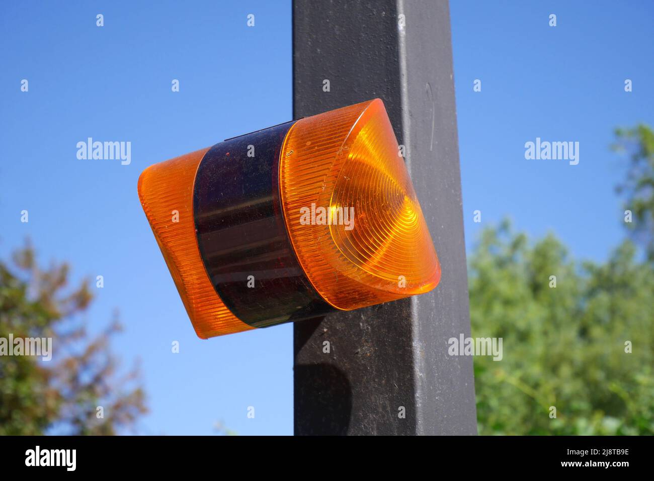 Voyant orange clignotant pour système d'ouverture de porte à télécommande,  Hongrie Photo Stock - Alamy