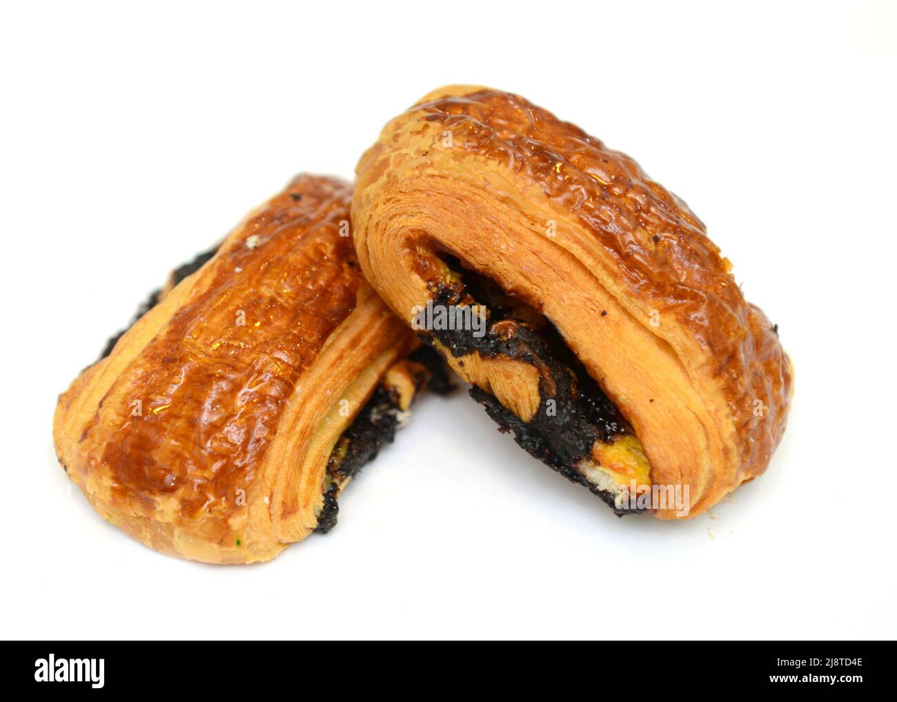 Fresh french croissant et chocolat sur fond blanc Banque D'Images