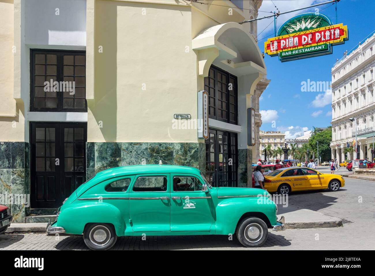 Bar et restaurant la piña de plata, Calle del Obispo, la Vieille Havane, la Havane, la Habana, République de Cuba Banque D'Images