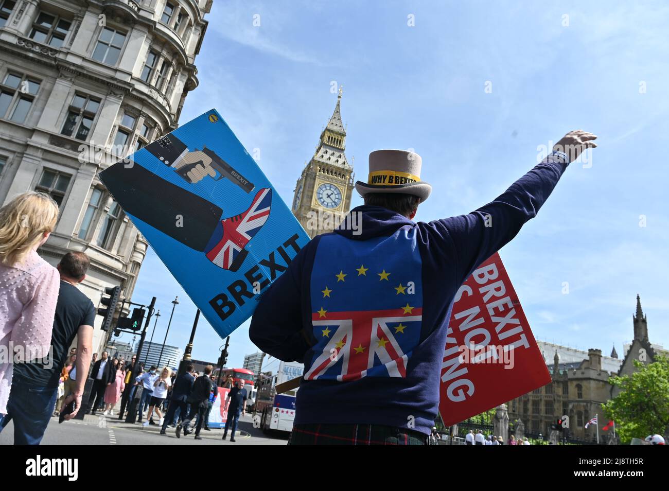 Londres, Royaume-Uni. - 18 mai 2022 : manifestation anti-Brexit contre Liz Truss nonesense accusant le protocole de l'Irlande du Nord, n'est pas le problème le Brexit est le problème à la place du Parlement, Londres, Royaume-Uni. - 18 mai 2022. Crédit : Picture Capital/Alamy Live News Banque D'Images