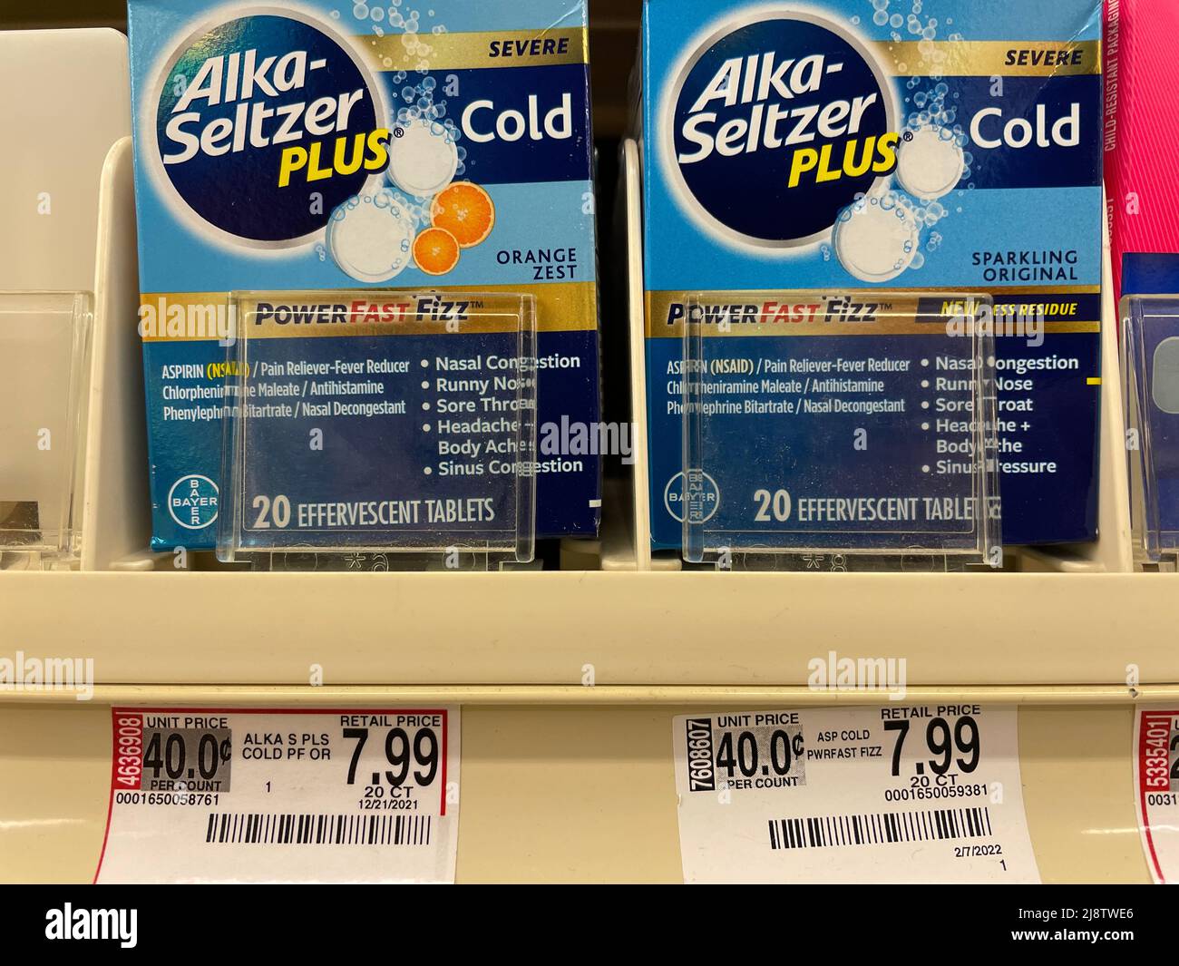 Grovetown, GA USA - 04 15 22: Magasin de détail Alka Seltzer et étiquettes de prix Banque D'Images