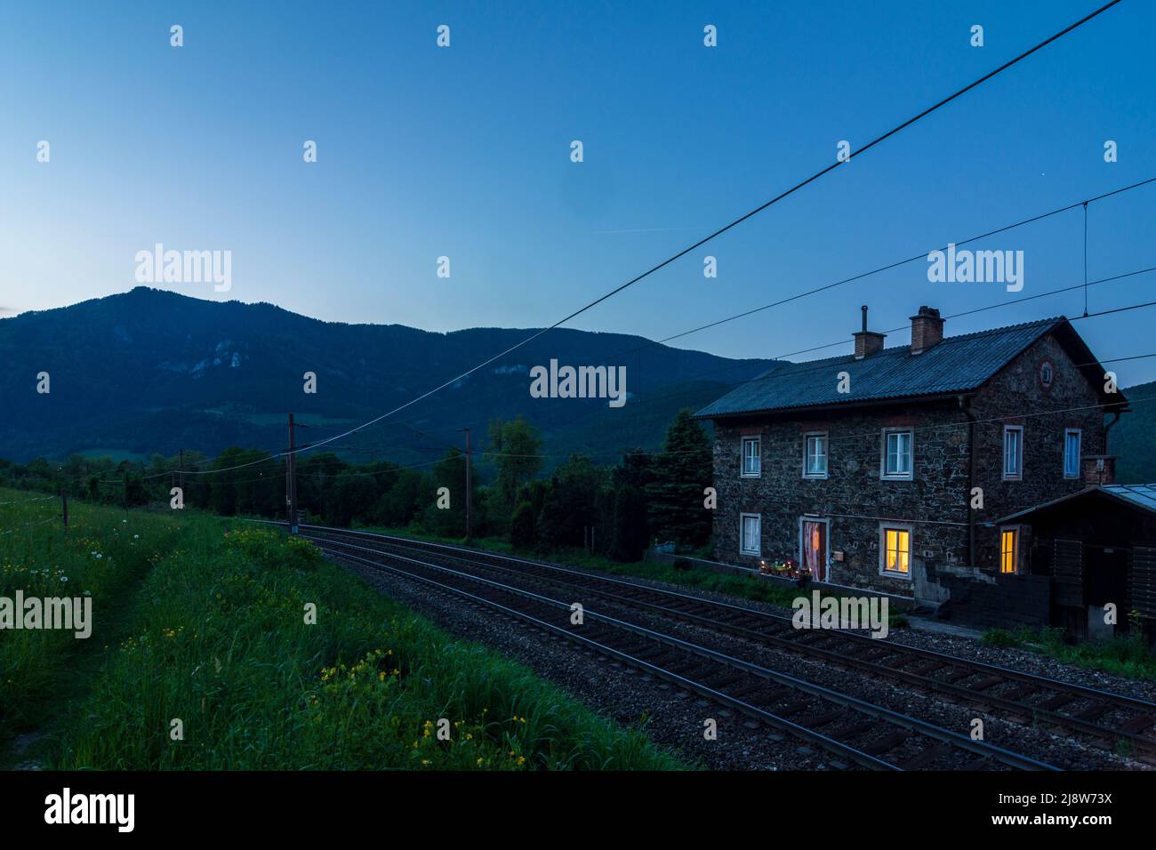 Payerbach: Semmeringbahn (Semmering Railway), pistes à proximité Küb, Wärterhaus (maison de gardien) 136 à Wiener Alpen, Alpes, Niederösterreich, Basse-Aus Banque D'Images