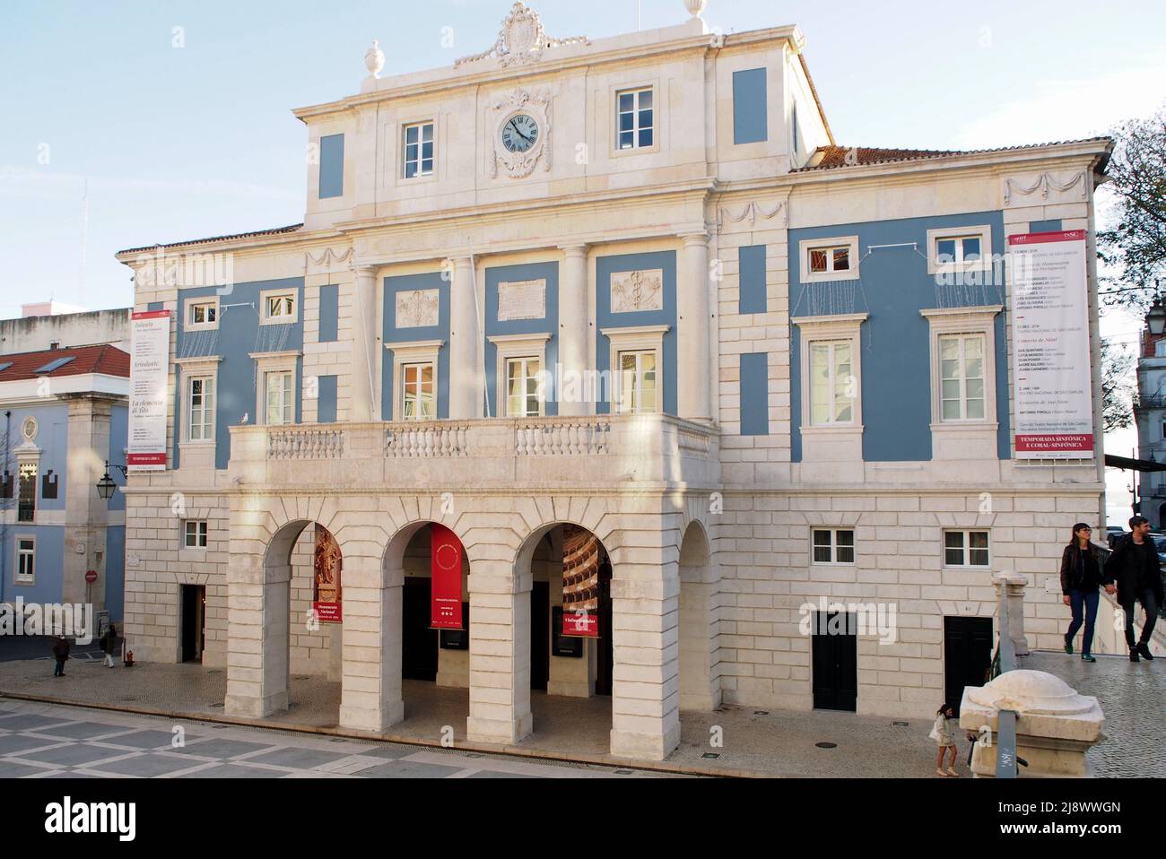 Théâtre national de Sao Carlos, opéra du 18th siècle à la façade néoclassique, Lisbonne, Portugal Banque D'Images