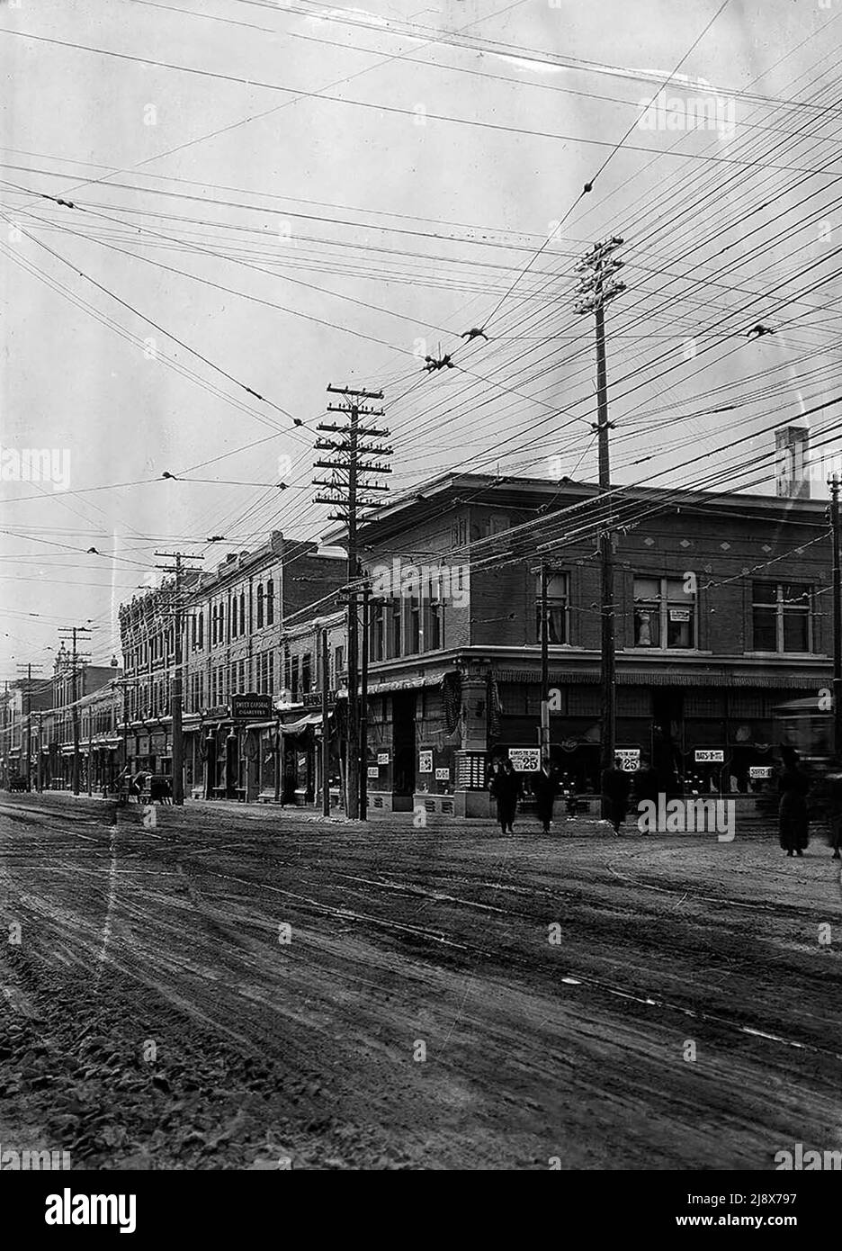 Coin sud-ouest des rues Yonge et Bloor (Toronto, Canada) vers. 1912 Banque D'Images