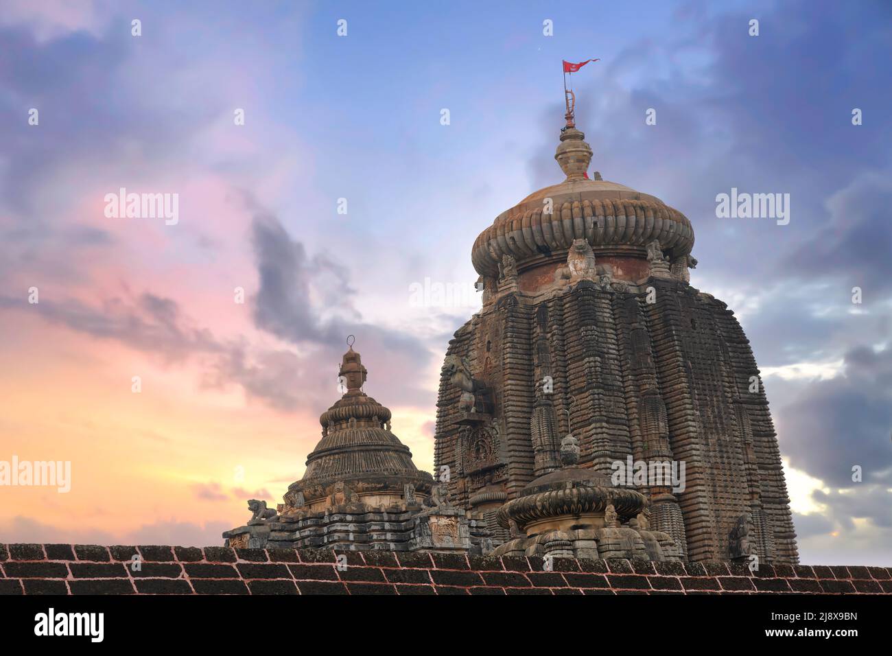Ancienne pierre Lingaraja Temple de Lord Shiva construit en 11th siècle ce à Odisha, Inde Banque D'Images