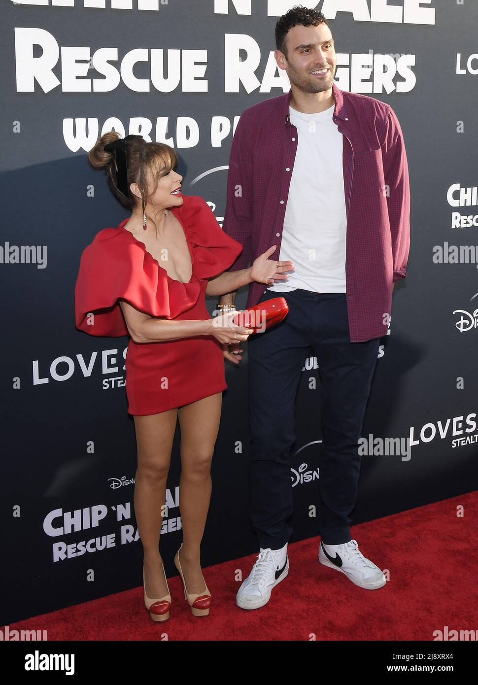 Los Angeles, États-Unis. 18th mai 2022. (G-D) Paula Abdul et Dane DiLiegro à la PUCE ‘N DALE : première mondiale DES RANGERS DE SAUVETAGE tenue au théâtre El Capitan le mercredi 18 mai 2022. (Photo par Sthanlee B. Mirador/Sipa USA) crédit: SIPA USA/Alay Live News Banque D'Images