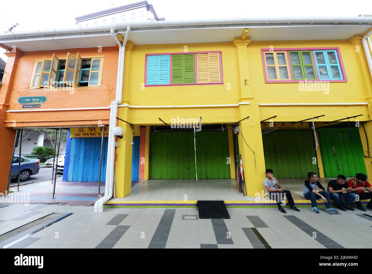 Bâtiments colorés dans la rue India à Kuching, Sarawak, Malaisie. Banque D'Images