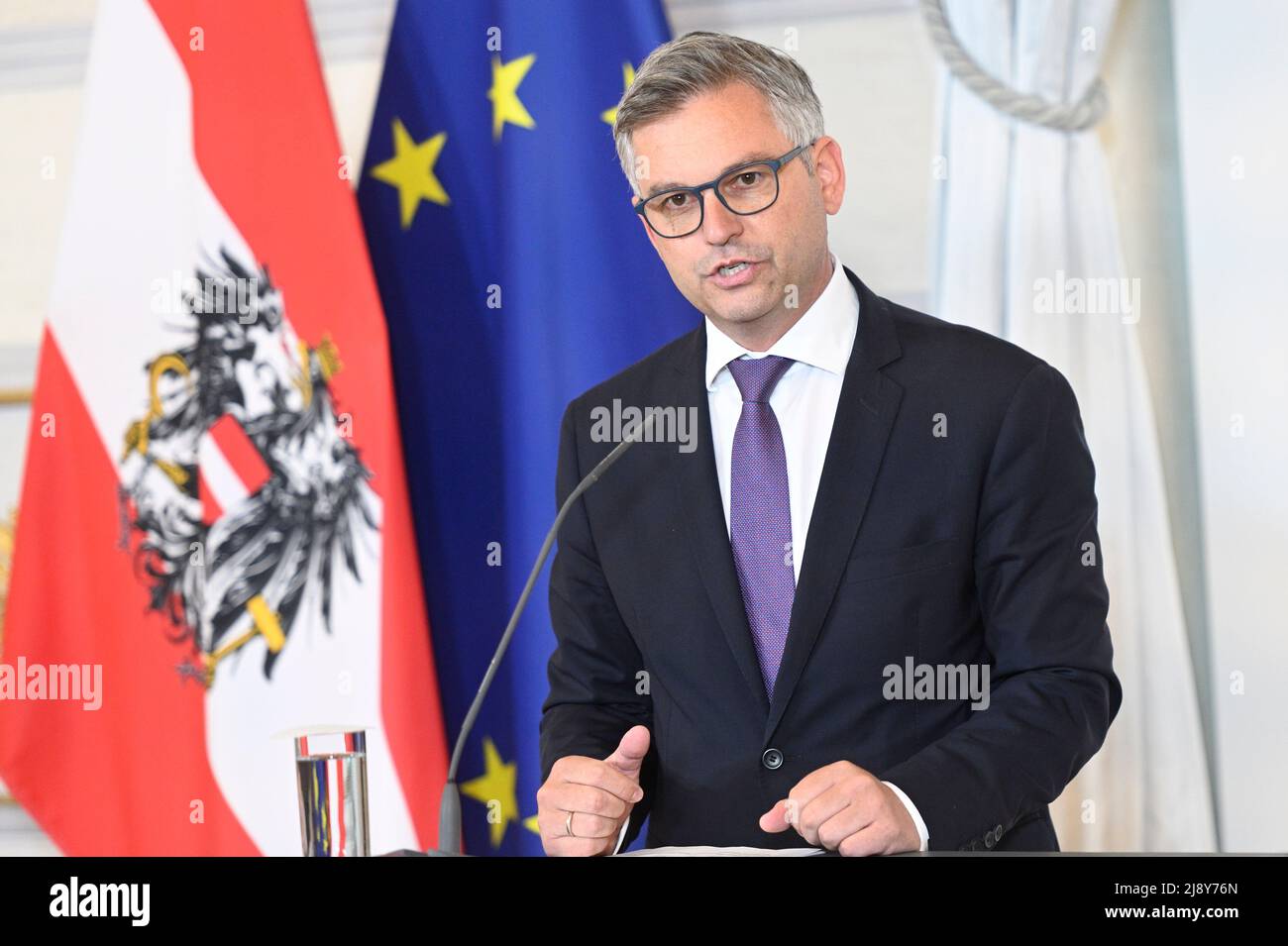 Vienne, Autriche 18th mai 2022. Conseil des ministres du gouvernement fédéral à la Chancellerie fédérale avec le ministre fédéral des Finances, le Dr Magnus Brunner (ÖVP). Sujet : dépendance de l'Autriche au gaz russe Banque D'Images