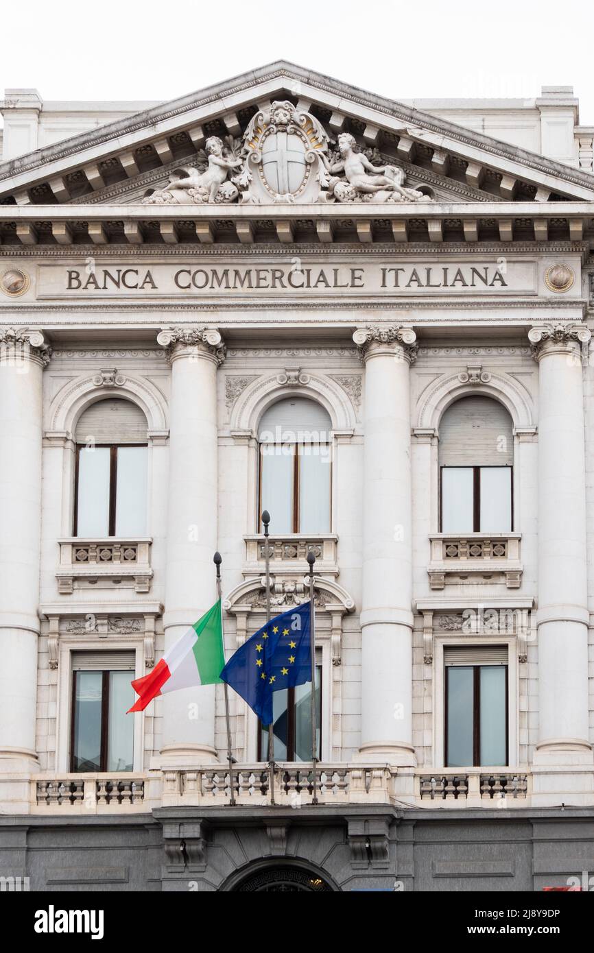 Le Palais de la Banca Commerciale Italiana (en italien, le Palazzo della Banca  Commerciale Italiana) est un bâtiment historique de Milan, Italie Photo  Stock - Alamy