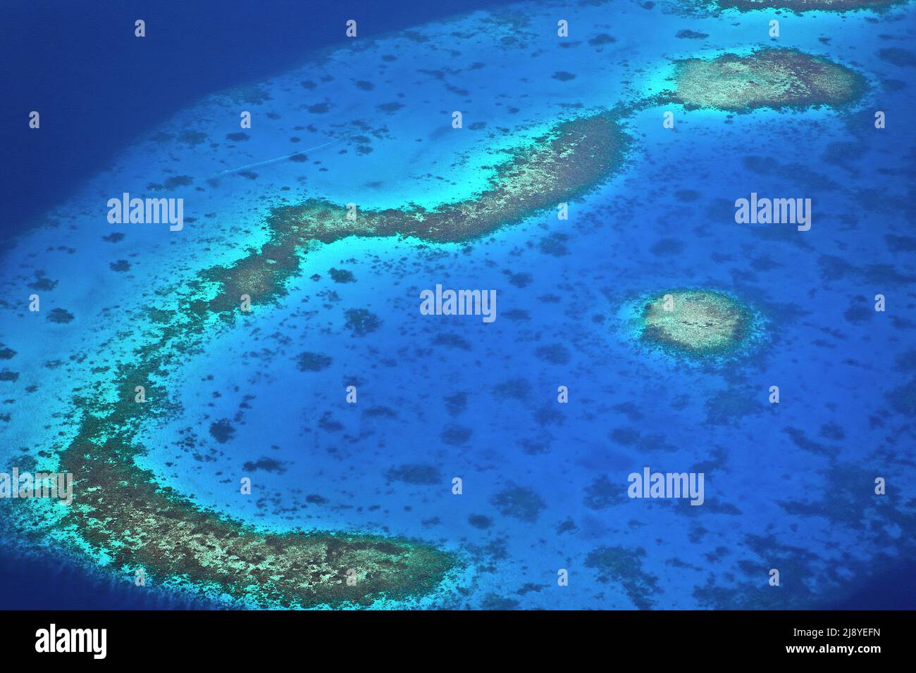 Vue aérienne d'un atoll, atoll Nord-Malé, Maldives, océan Indien, Asie Banque D'Images