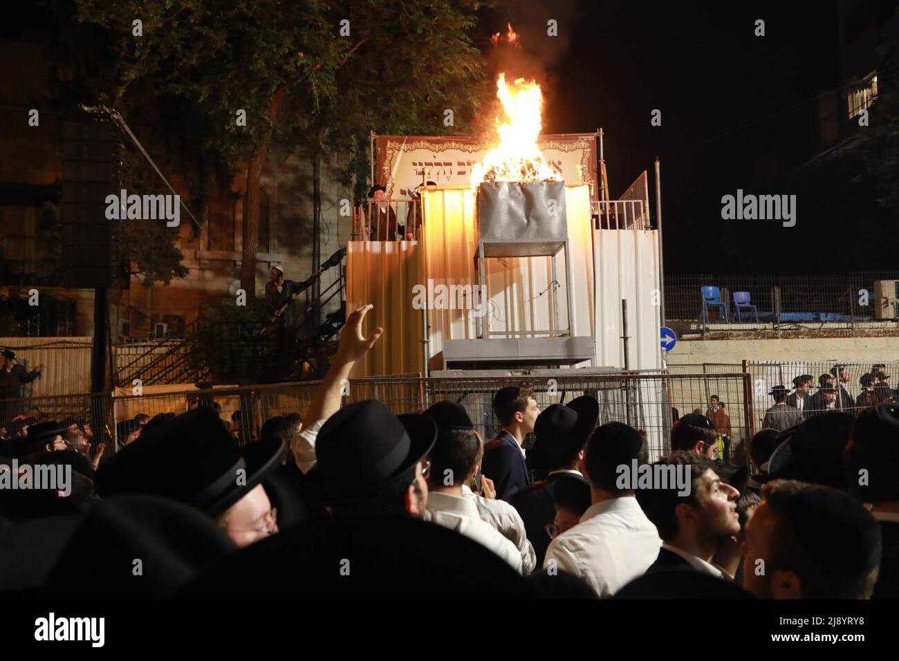 Jérusalem. 18th mai 2022. Les Juifs ultra-orthodoxes participent aux célébrations de la fête juive de Lag baOmer à Jérusalem le 18 mai 2022. Crédit: Muammar Awad/Xinhua/Alamy Live News Banque D'Images
