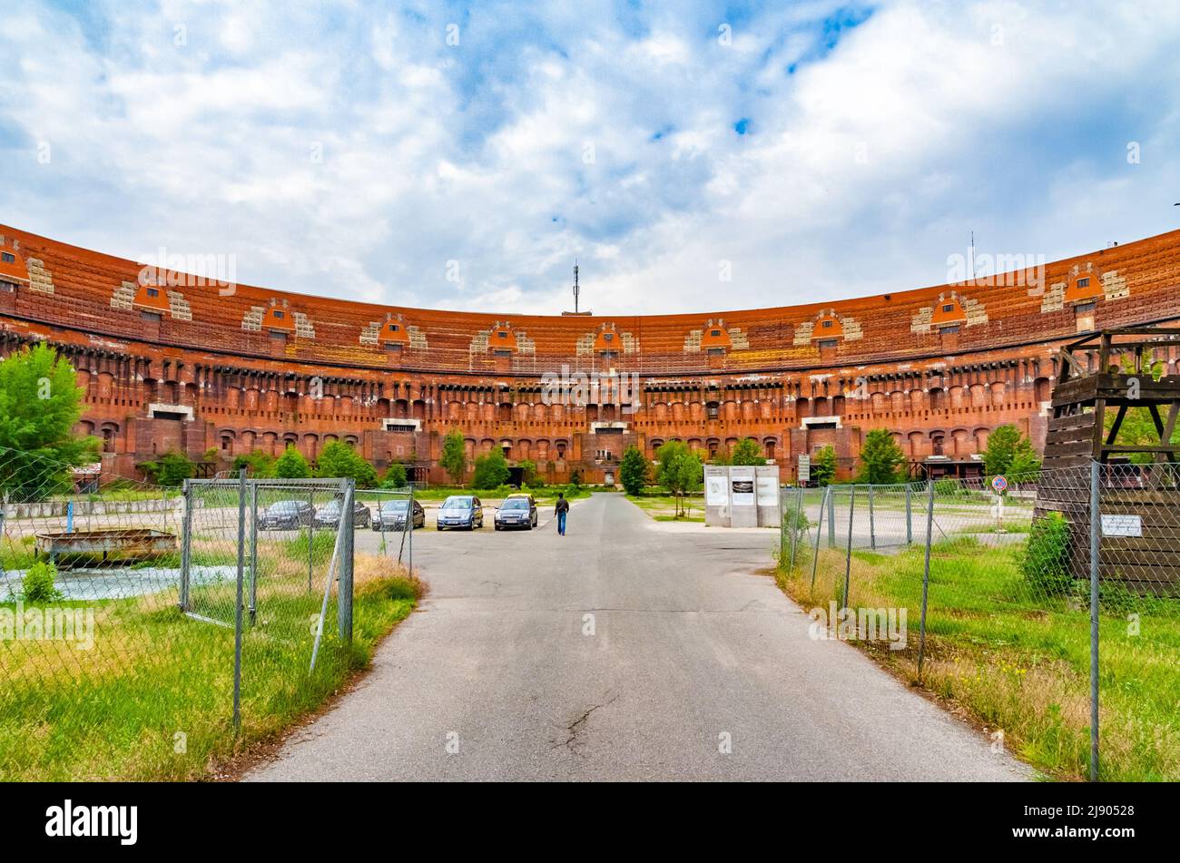 Vue panoramique des vestiges inachevés de la salle des congrès des rassemblements de l'ancien parti nazi à Nuremberg, en Allemagne. Le bâtiment est principalement construit... Banque D'Images
