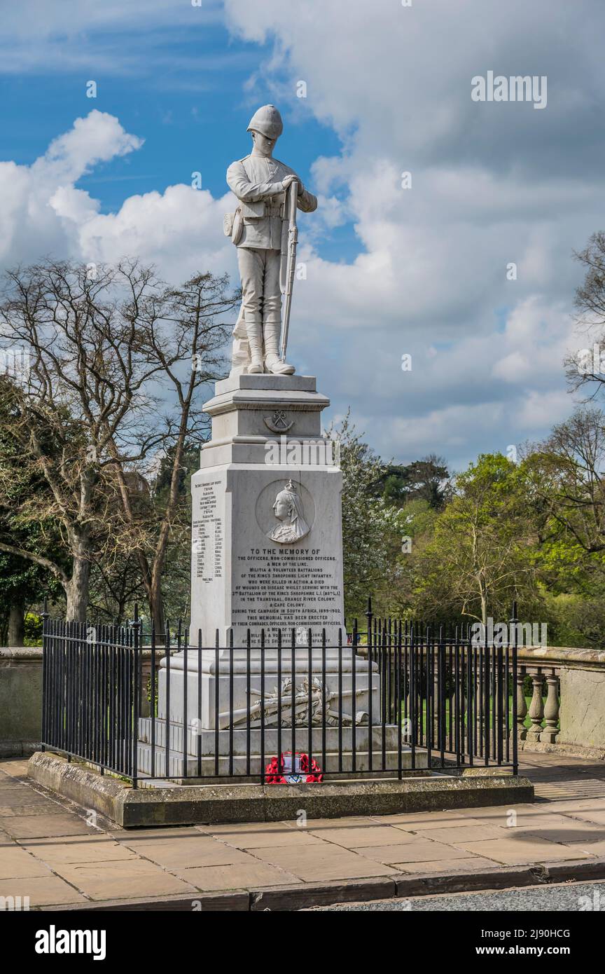 L'image est du Mémorial de guerre de la Reine Victoria aux hommes de l'infanterie légère du Shropshire du roi KSLI qui étaient Kia pendant la guerre des Boers d'Afrique du Sud de 1899 Banque D'Images
