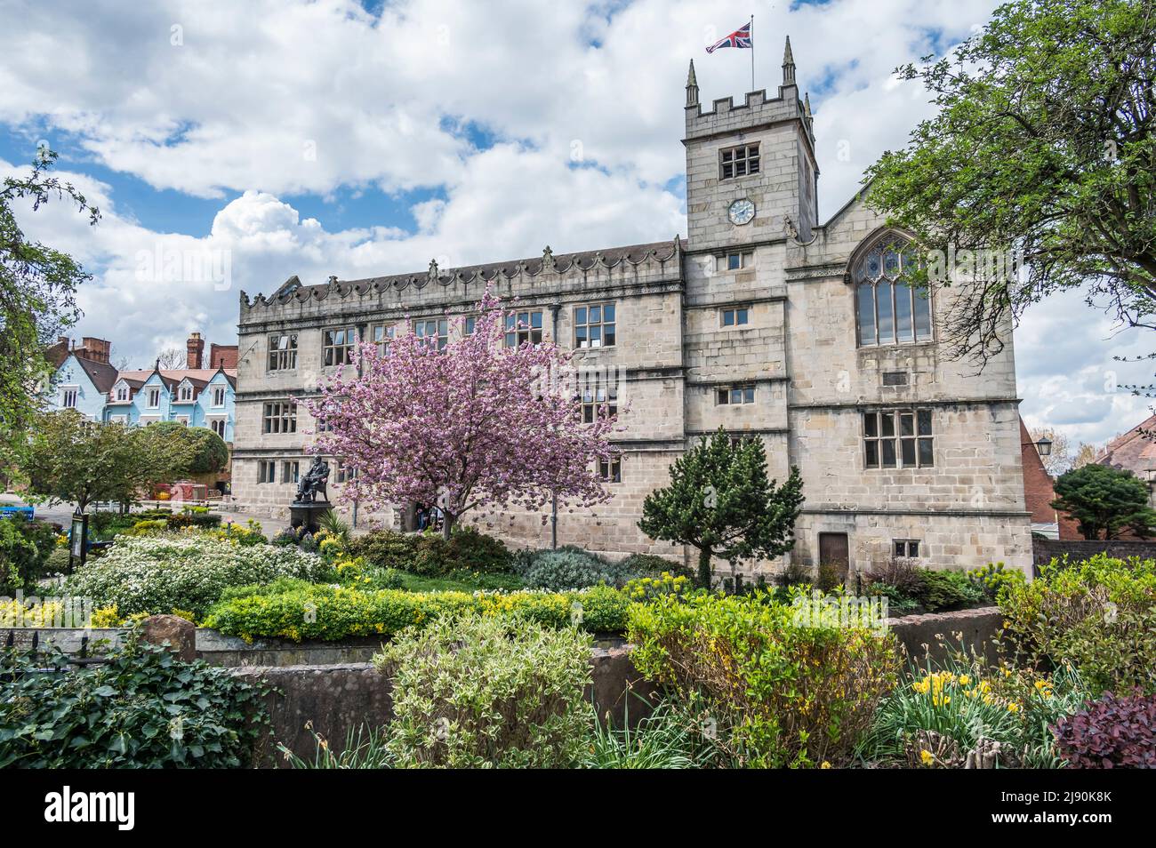 Il s'agit de la bibliothèque de Shrewsbury. Le site était la maison précédente de l'école de Shrewsbury de 1550 à 1882 où l'historien Charles Darwin a fréquenté l'école Banque D'Images