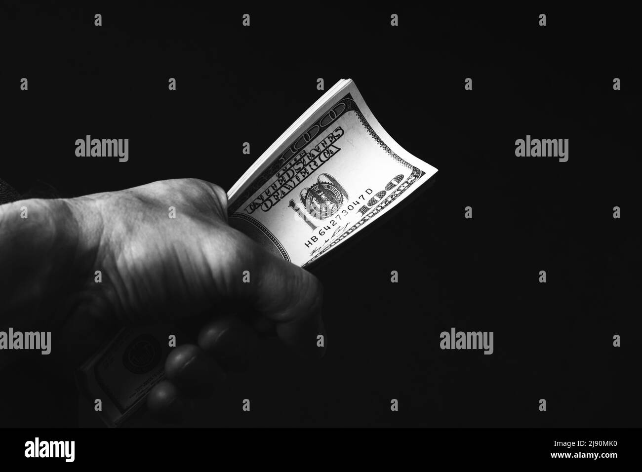 Hundred dollar bill stack Banque d'images noir et blanc - Page 2 - Alamy