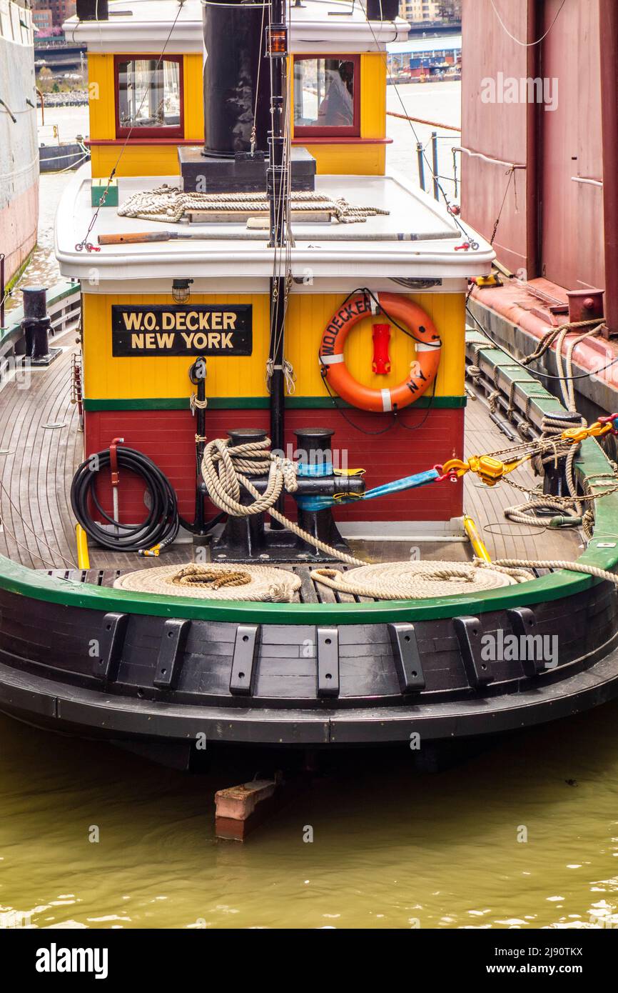 W.O. Decker, bateau à vapeur en bois historique au South Street Seaport, New York City, New York, États-Unis Banque D'Images