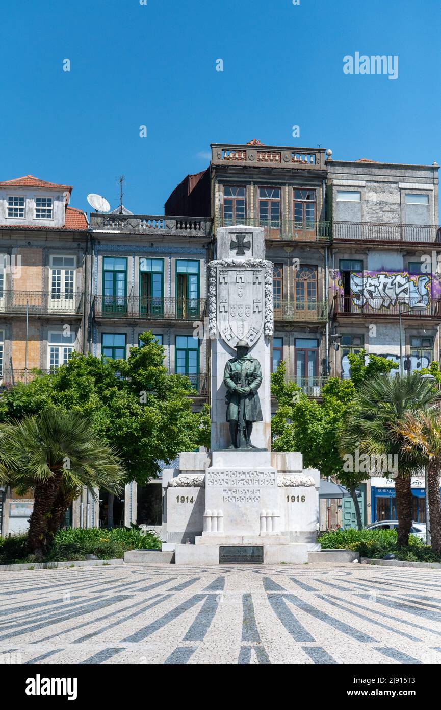 Porto, Portugal. 2022 mai 4 . Monument aos Mortos da Grande Guerra à Porto par une journée ensoleillée en été 2022. Banque D'Images