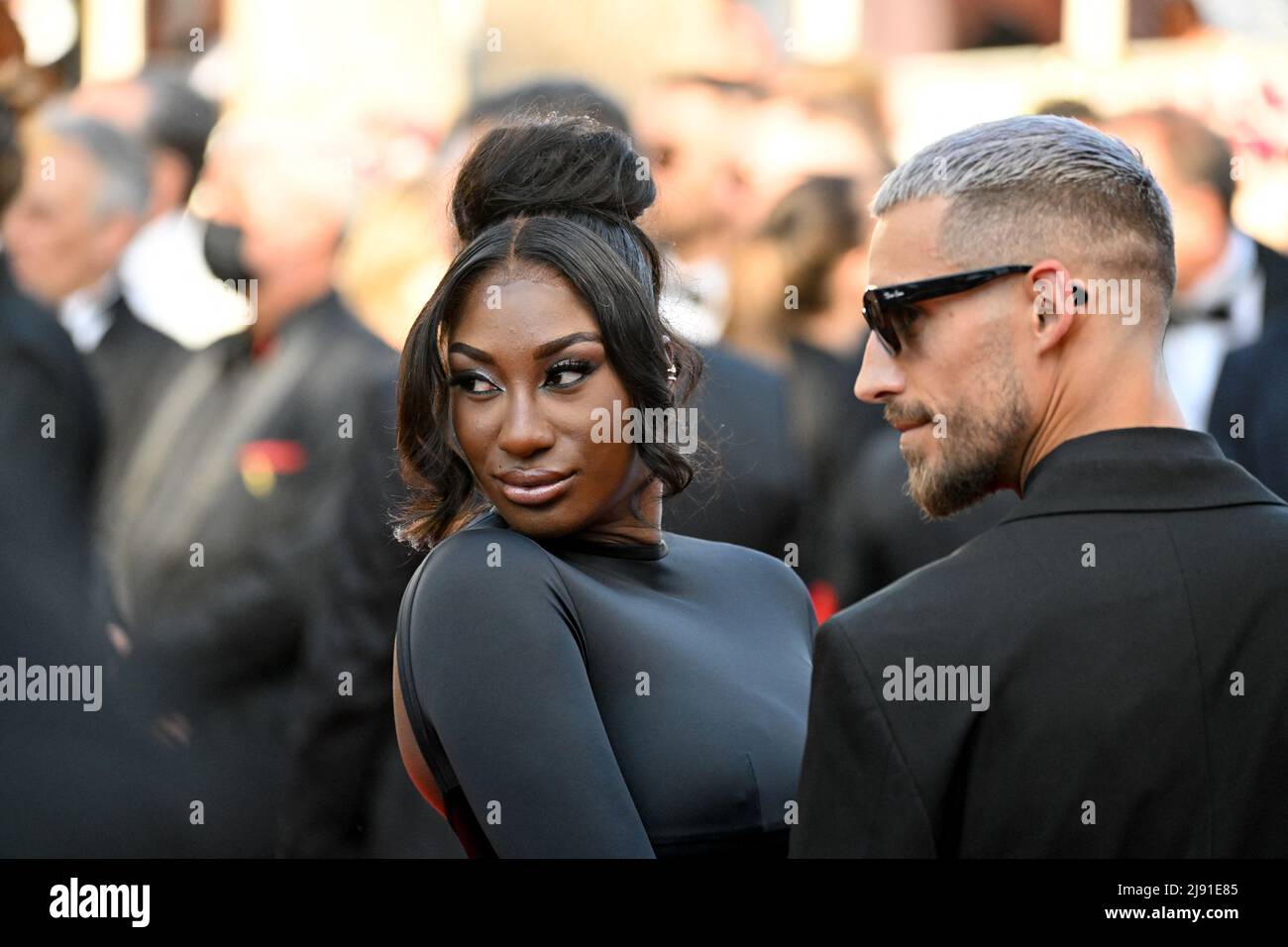 Aya Nakamura, Vladimir BOUNDnikoff assister à la première du film Armageddon Time le Festival de Cannes 75th à Cannes, France, le 19 mai 2022. Photo de Julien Reynaud/APS-Medias/ABACAPRESSS.COM Banque D'Images