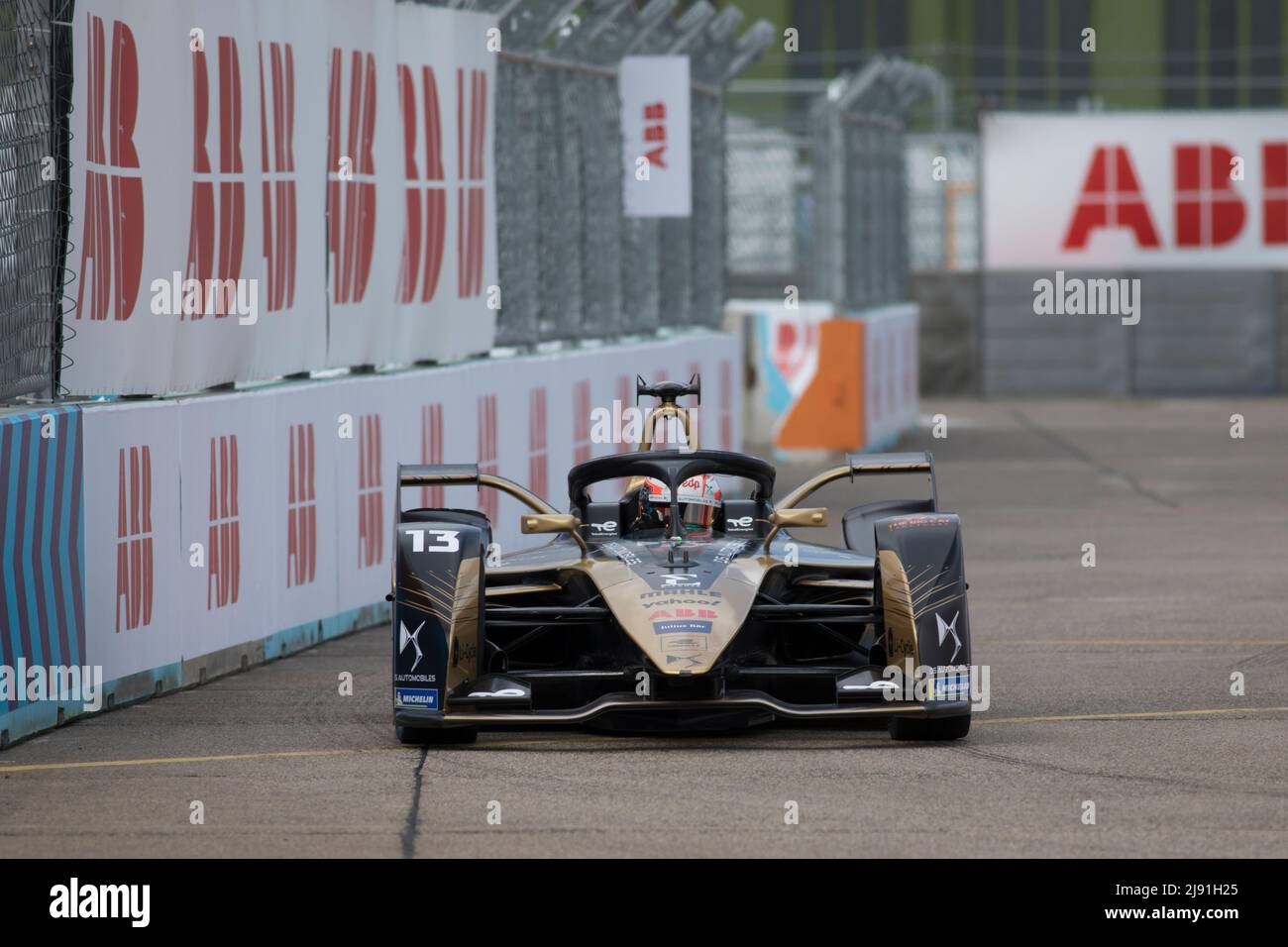 Berlin, Allemagne, 14th mai 2022. 2022 Shell recharge Berlin E-Prix, Round 7 du Championnat du monde de Formule E de la FIA ABB 2021-22, circuit de l'aéroport de Tempelhof à Berlin, Allemagne photo: #13 Antonio Felix DA COSTA (por) de DS Techeetach pendant la session de qualification © Piotr Zajac/Alay Live News Banque D'Images