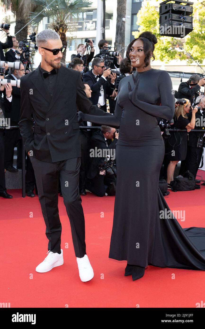 Cannes, France. Le 19 mai 2022, Vladimir Boudnikoff et Aya Nakamura assistent à la projection du temps d'Armageddon lors du festival annuel du film de Cannes 75th au Palais des Festivals le 19 mai 2022 à Cannes, France. Photo de David Niviere/ABACAPRESS.COM Banque D'Images