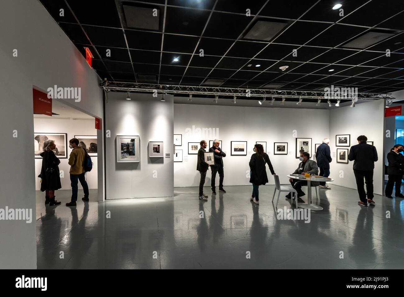 New York, États-Unis. 19th mai 2022. Le salon de la photographie présenté par l'AIPAD (Association of International Photography Art Dealers) a ouvert ses portes aujourd'hui à New York. Le spectacle réunit 49 des plus grandes galeries de photographie d'art au monde. Credit: Enrique Shore/Alay Live News Banque D'Images