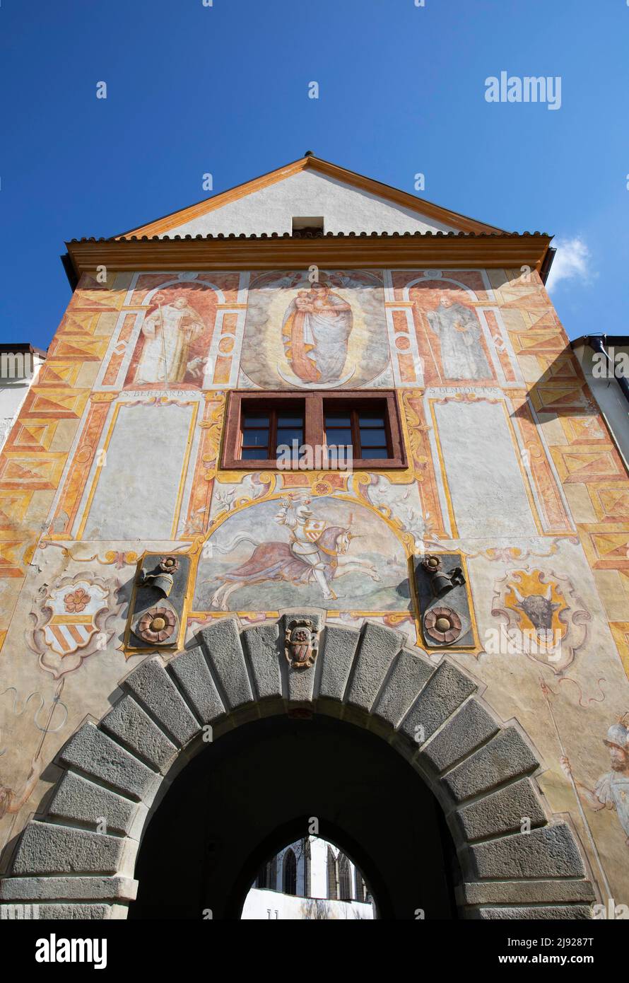 Porte principale avec fresques, Abbaye cistercienne de Vyssi Brod, Vyssi Brod, Hohenfurth, Sumava, Bohême du Sud, Bohême, République tchèque Banque D'Images
