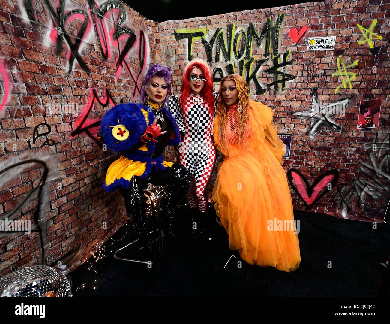 Scarlett Bobo, Tynomi Banks lors du 2022 RuPaul DragCon, jour 2, qui s'est tenu au Centre DE congrès DE LA à Los Angeles, Californie, le vendredi 14 mai 2022. Photo de Jennifer Graylock-Graylock.com Banque D'Images