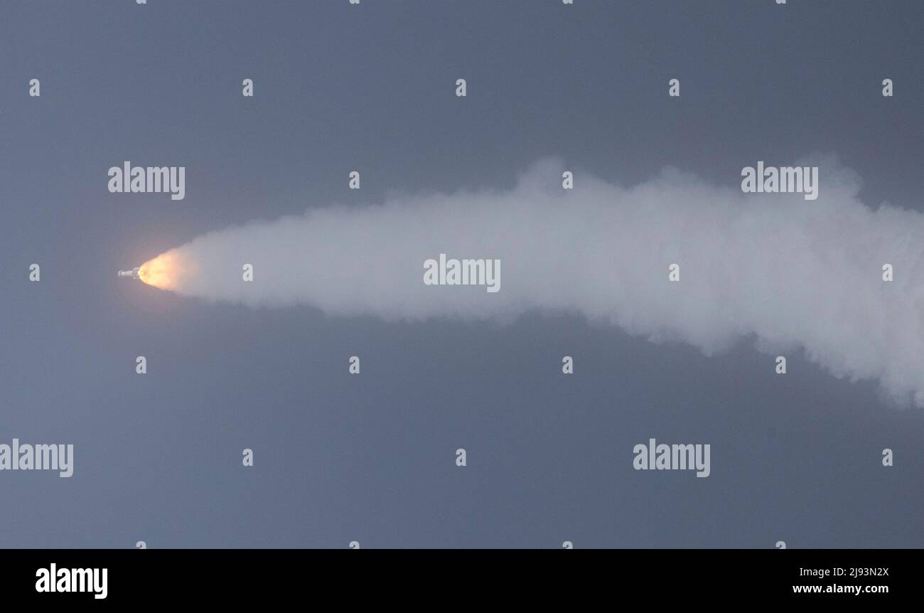 Cape Canaveral, États-Unis d'Amérique. 19 mai 2022. La fusée Atlas V de United Launch Alliance transportant le satellite Boeing CST-100 Starliner se soulève du complexe de lancement spatial 41, le 19 mai 2022 à Cape Canaveral, en Floride. Le succès de l'essai orbital Flight Test-2 est le deuxième essai en vol non-crewed et se mettra à quai à la Station spatiale internationale. Credit: Joel Kowsky/NASA/Alamy Live News Banque D'Images