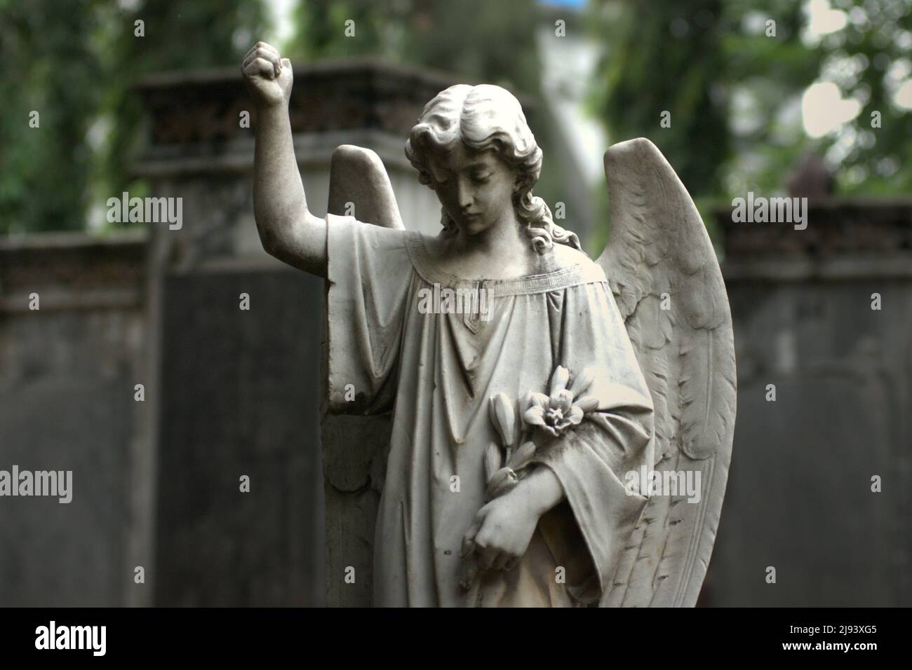 Statue d'un ange en deuil au musée Taman Prasati (musée du parc commémoratif en pierre) à Jakarta, Indonésie. Banque D'Images