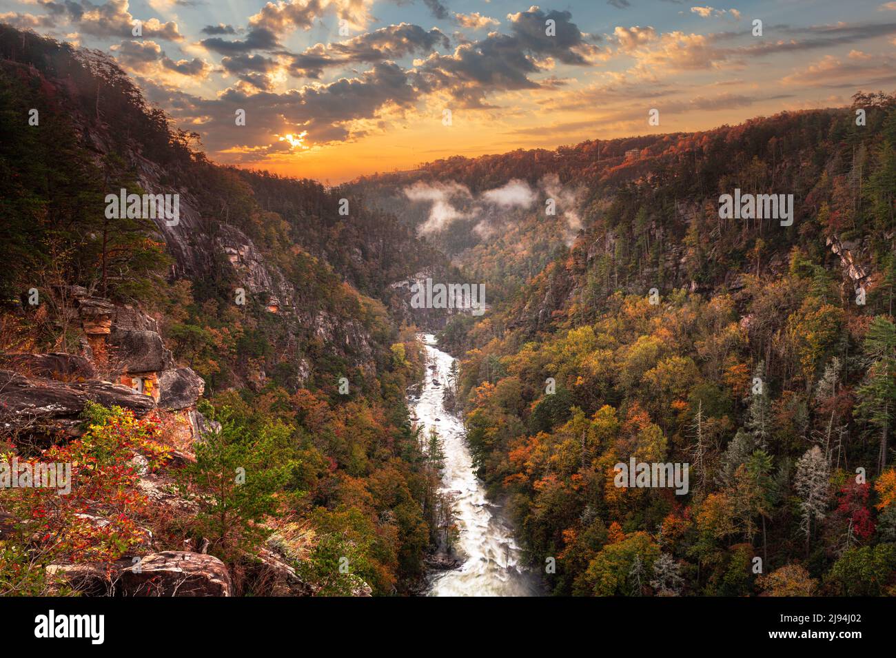 Tallulah Falls, New York, USA surplombant les gorges de Tallulah dans la saison d'automne. Banque D'Images
