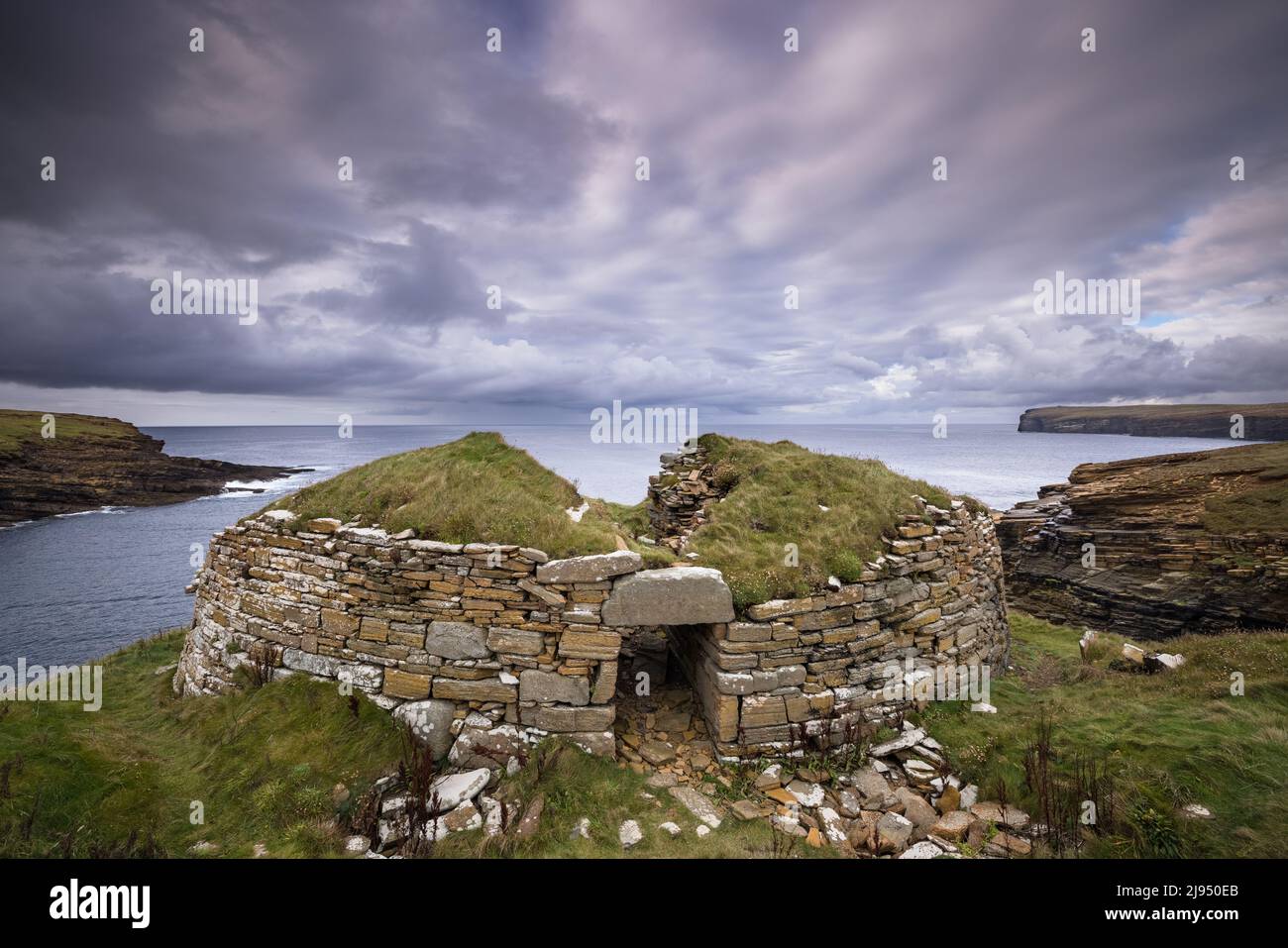 Le Broch de Borwick, une maison de l'âge du fer, côte ouest du continent, îles Orkney Banque D'Images