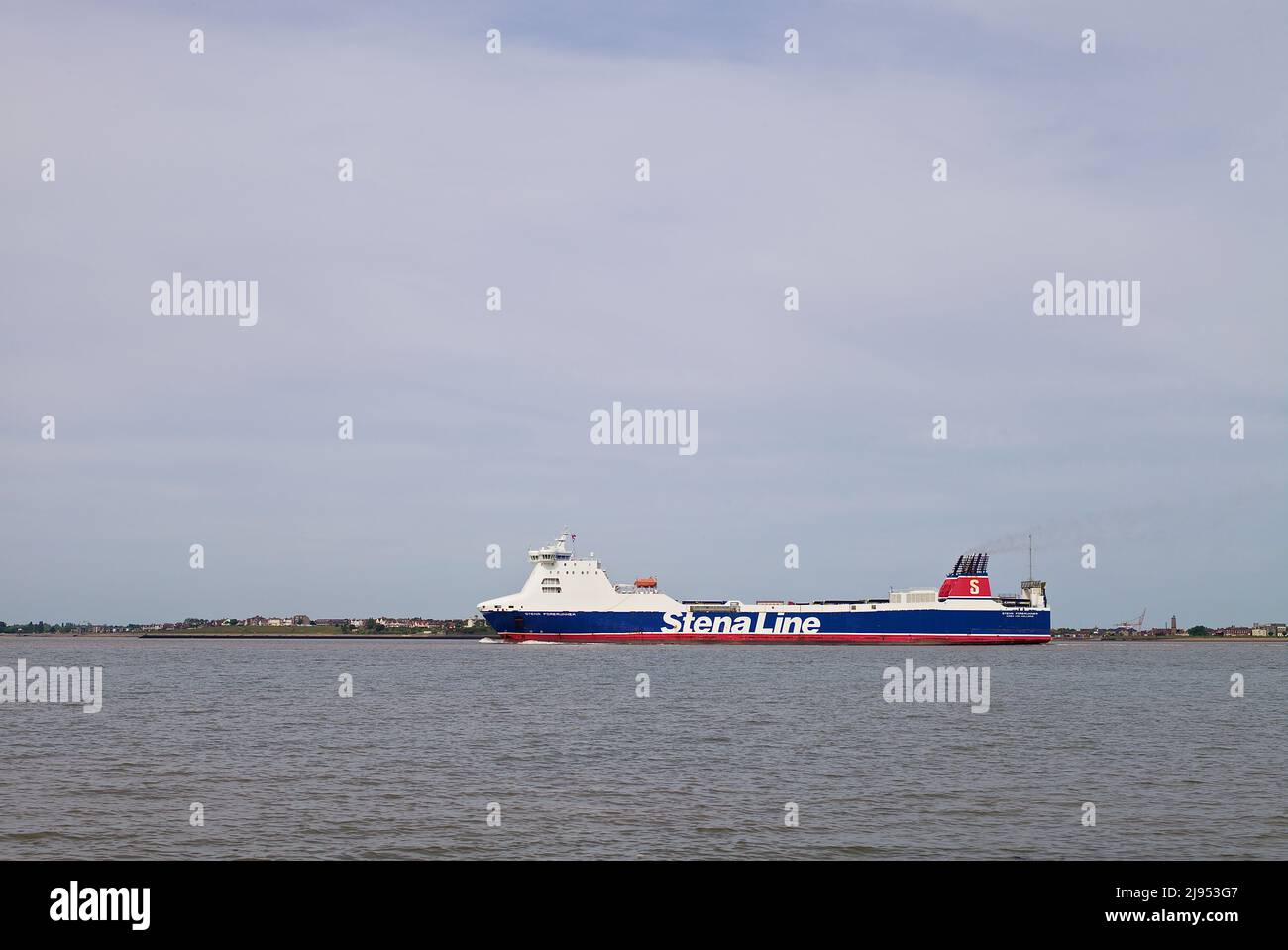 RO-RO (Roll On - Roll Off) navire de cargaison Stena Forerunner quittant le port de Harwich Essex Royaume-Uni Banque D'Images