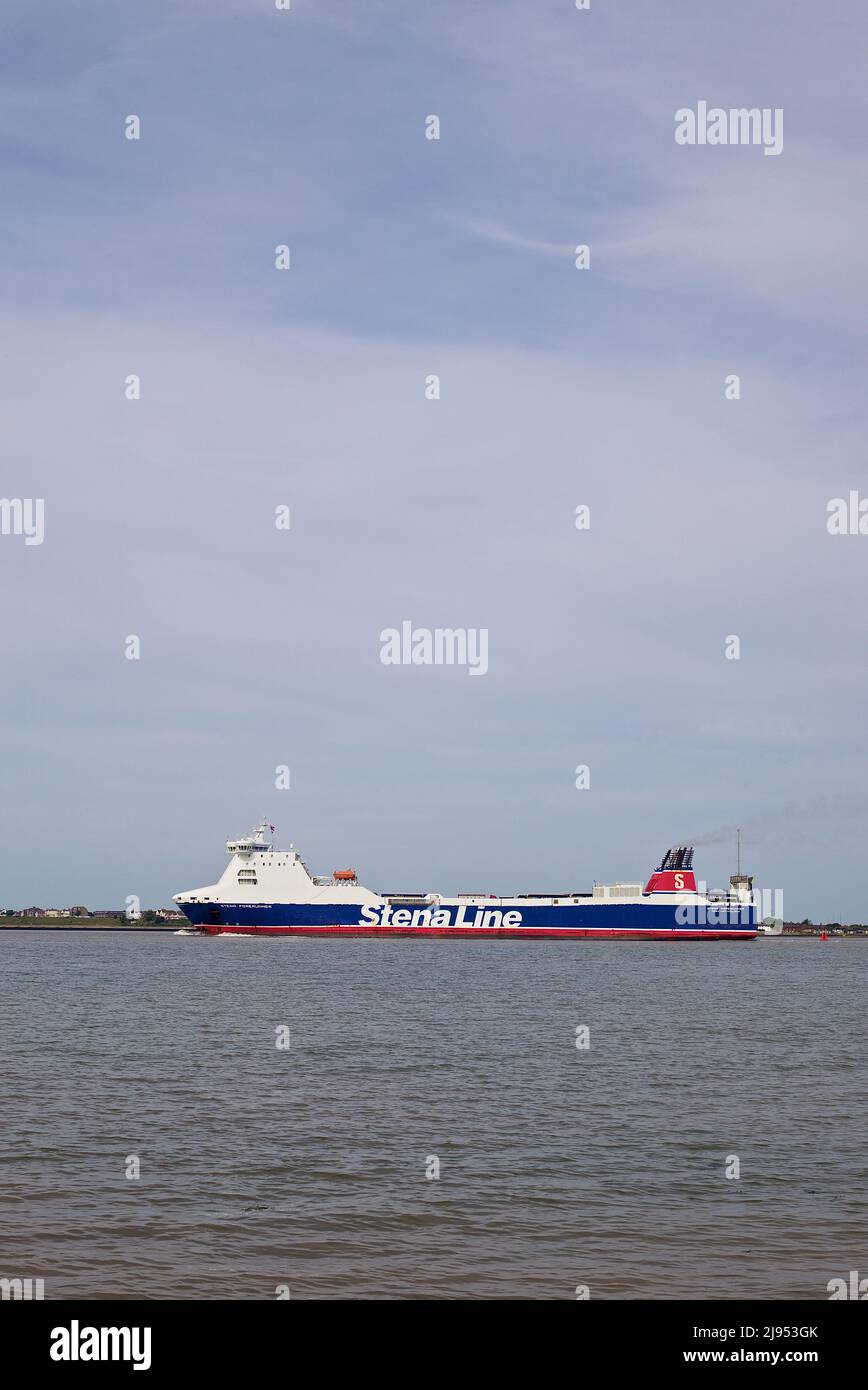 RO-RO (Roll On - Roll Off) navire de cargaison Stena Forerunner quittant le port de Harwich Essex Royaume-Uni Banque D'Images