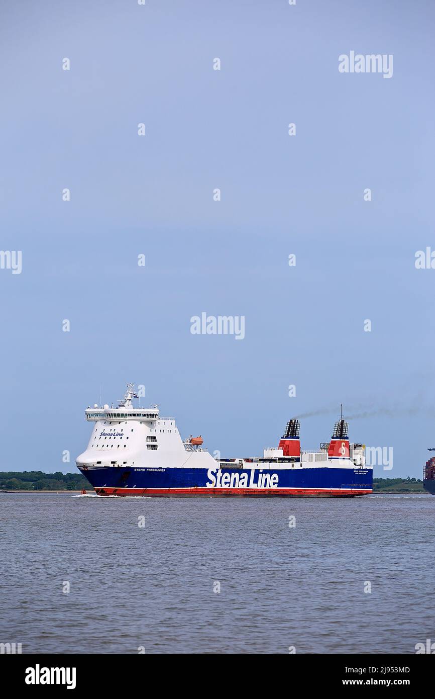 RO-RO (Roll On - Roll Off) navire de cargaison Stena Forerunner quittant le port de Harwich Essex Royaume-Uni Banque D'Images