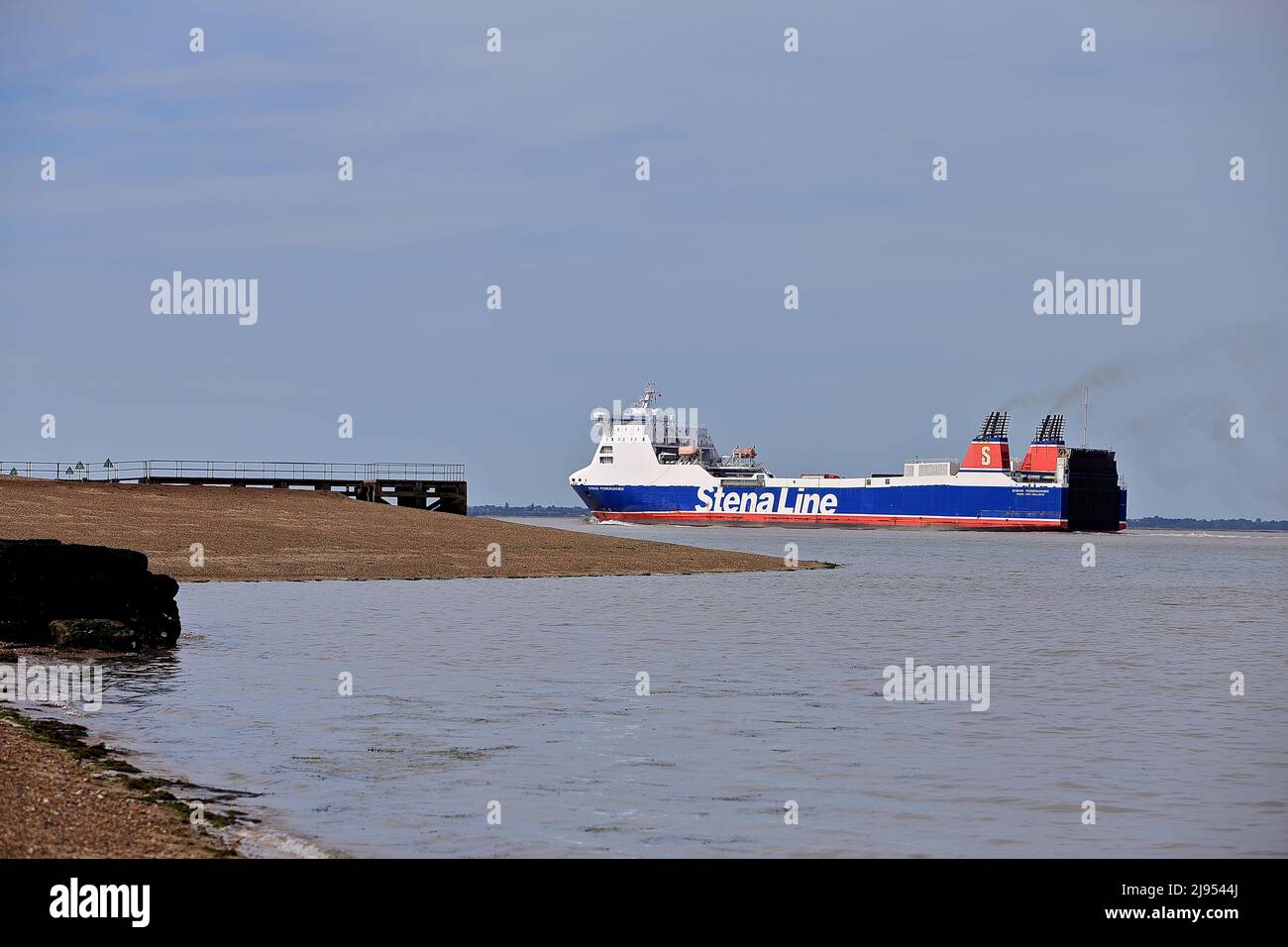 RO-RO (Roll On - Roll Off) navire de cargaison Stena Forerunner quittant le port de Harwich Essex Royaume-Uni Banque D'Images