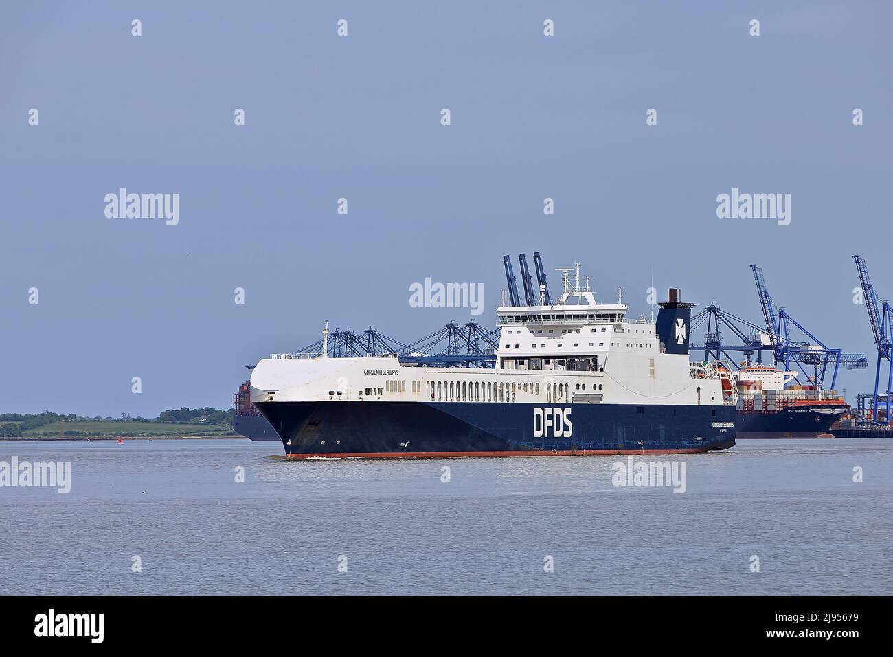 RO-RO (Roll On - Roll Off) cargo Gardenia Seaways quittant le port de Felixstowe, Suffolk, Royaume-Uni. Banque D'Images