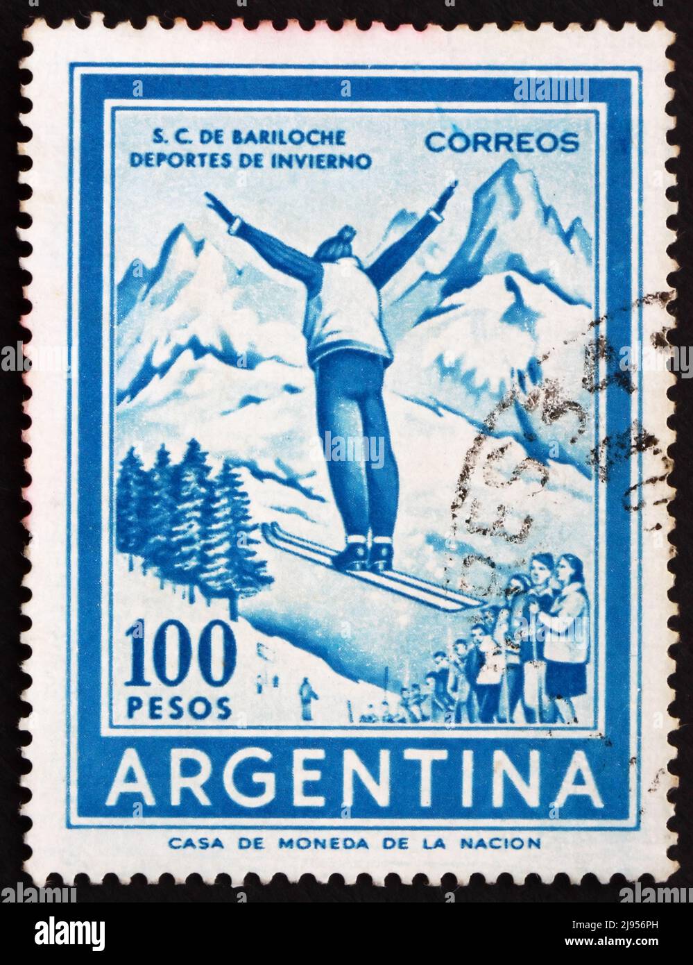 ARGENTINE - VERS 1961 : un timbre imprimé en Argentine montre ski Jumper, vers 1961 Banque D'Images