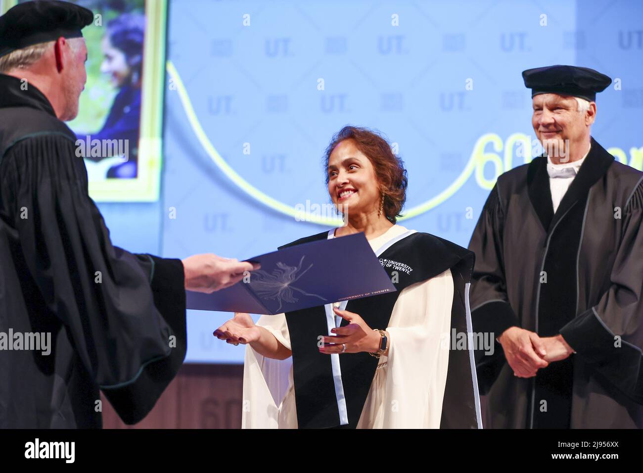 2022-05-20 16:16:24 ENSCHEDE - Jaya Baloo reçoit un doctorat honorifique de l'Université de Twente, qui célèbre son anniversaire de 60th. ANP VINCENT JANNINK pays-bas sortie - belgique sortie Banque D'Images