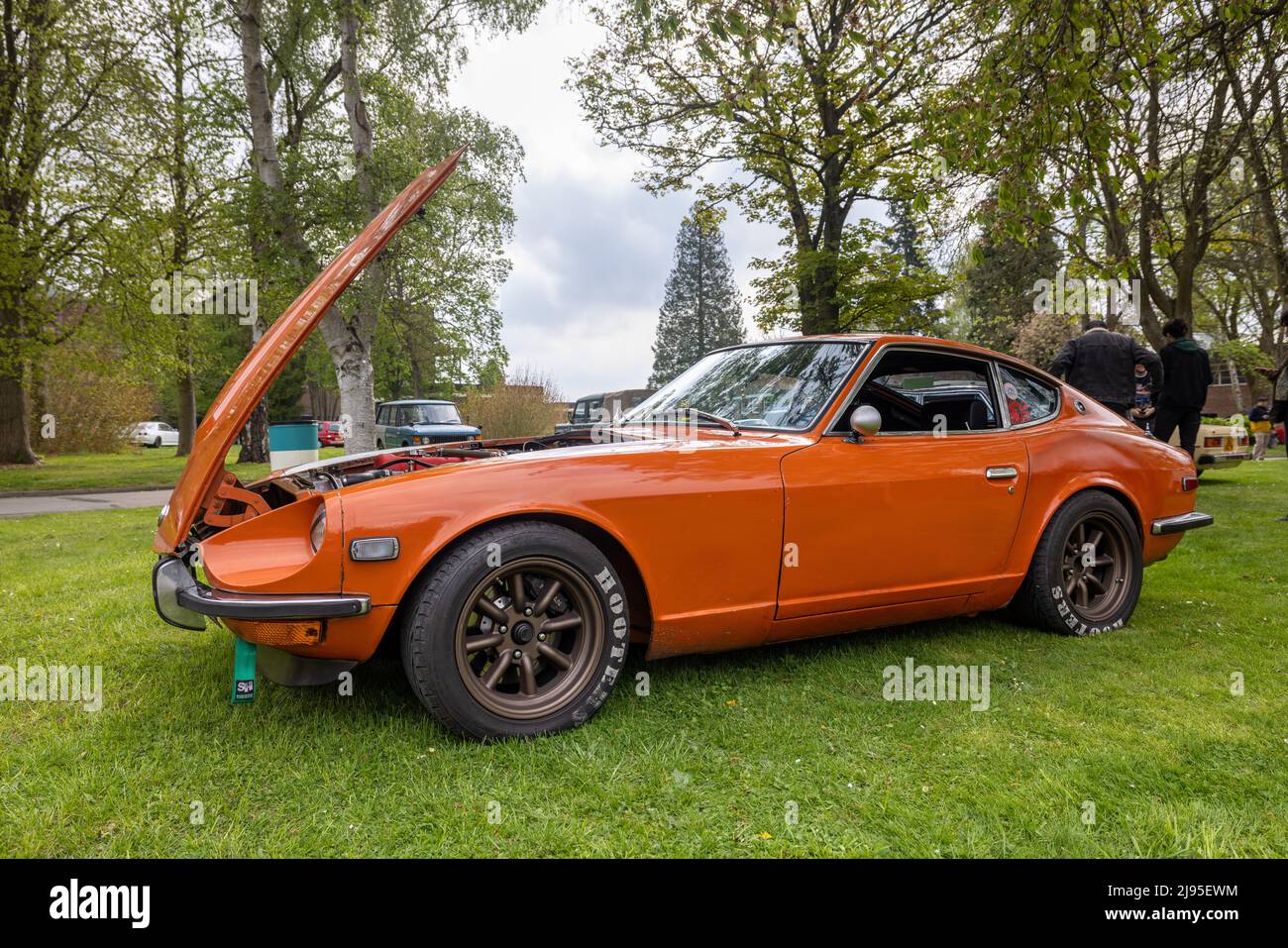 1970 Datsun 240, exposé au Scramble d'avril qui s'est tenu au Bicester Heritage Centre le 23rd avril 2022 Banque D'Images