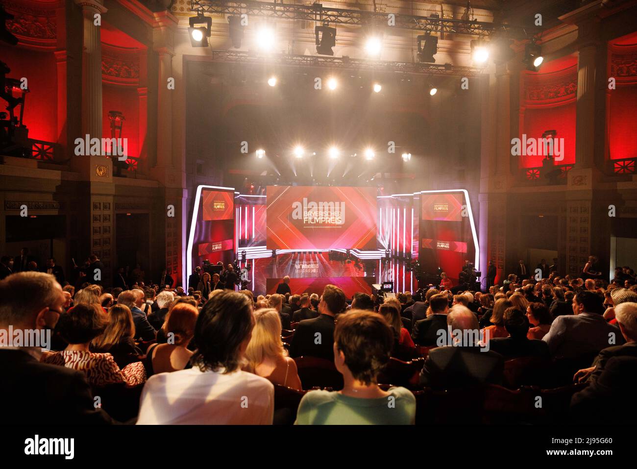 Munich, Allemagne. 20th mai 2022. Le lettrage « Bayerischer Filmpreis » est vu peu avant le début de la cérémonie du Prix du film bavarois au Prinzregentheater. Credit: Matthias balk/dpa/Alay Live News Banque D'Images