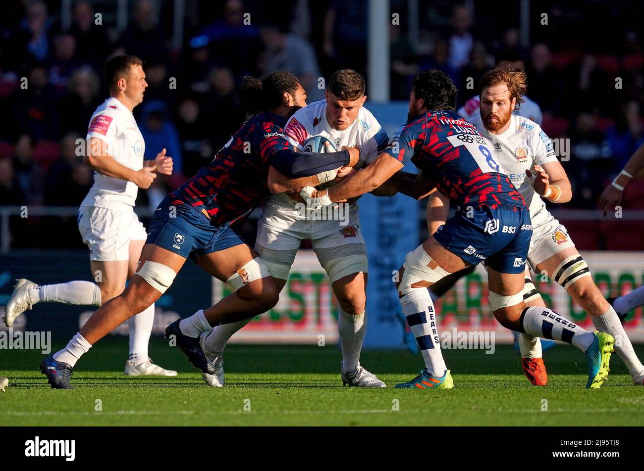 Dave Ewers, chef de l'Exeter, est attaqué par Chris Vui de Bristol Bears lors du match de première nomination Gallagher à Ashton Gate, Bristol. Date de la photo: Vendredi 20 mai 2022. Banque D'Images