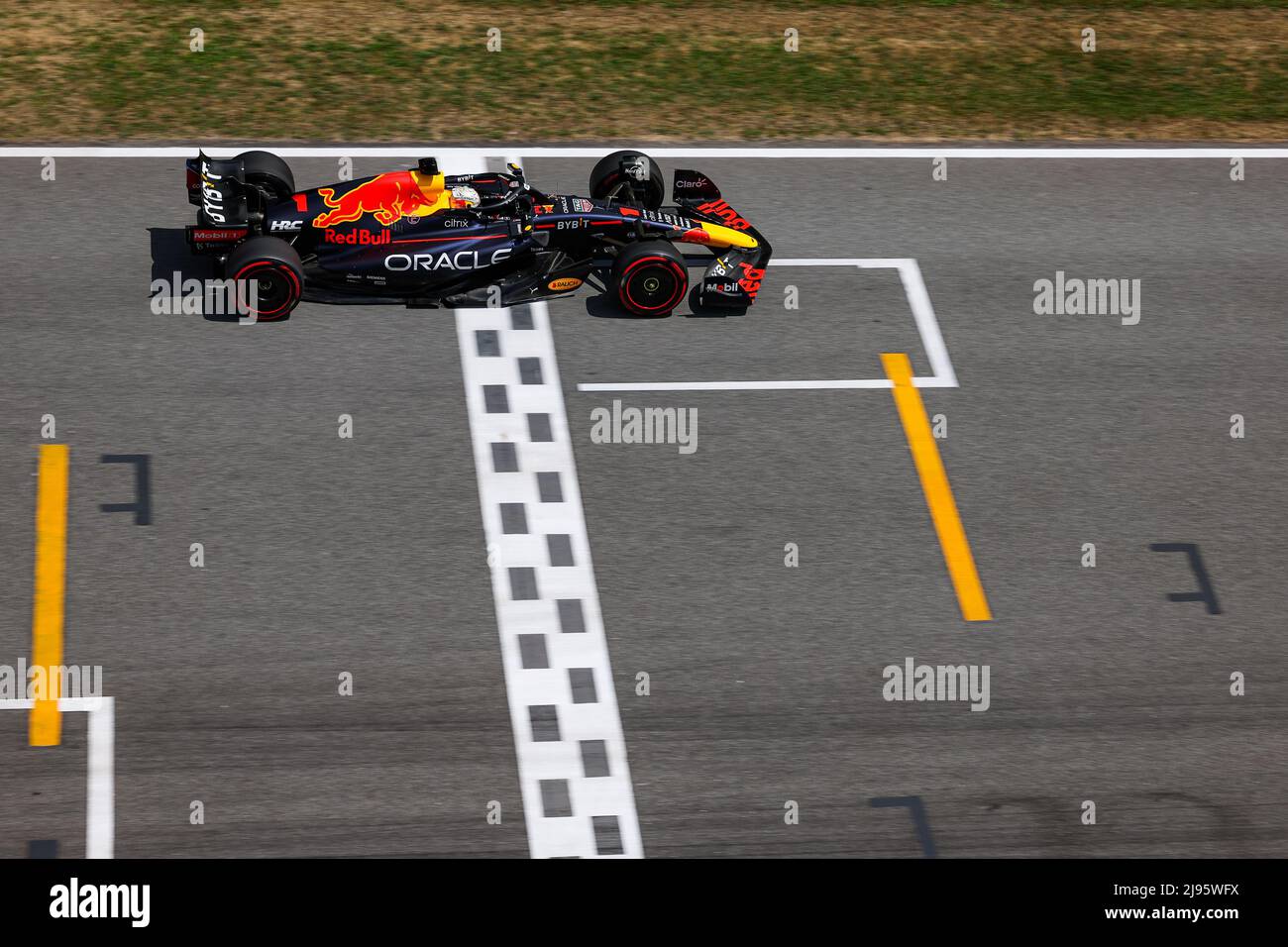 Barcelone, Espagne. 20th mai 2022. 01 VERSTAPPEN Max (nld), Red Bull Racing RB18, action pendant la Formule 1 Pirelli Grand Premio de Espana 2022, 6th tour du Championnat du monde de Formule 1 FIA 2022, sur le circuit de Barcelone-Catalunya, du 20 au 22 mai 2022 à Montmelo, Espagne - photo: Florent Gooden/DPPI/LiveMedia crédit: Agence photo indépendante/Alamy Live News Banque D'Images